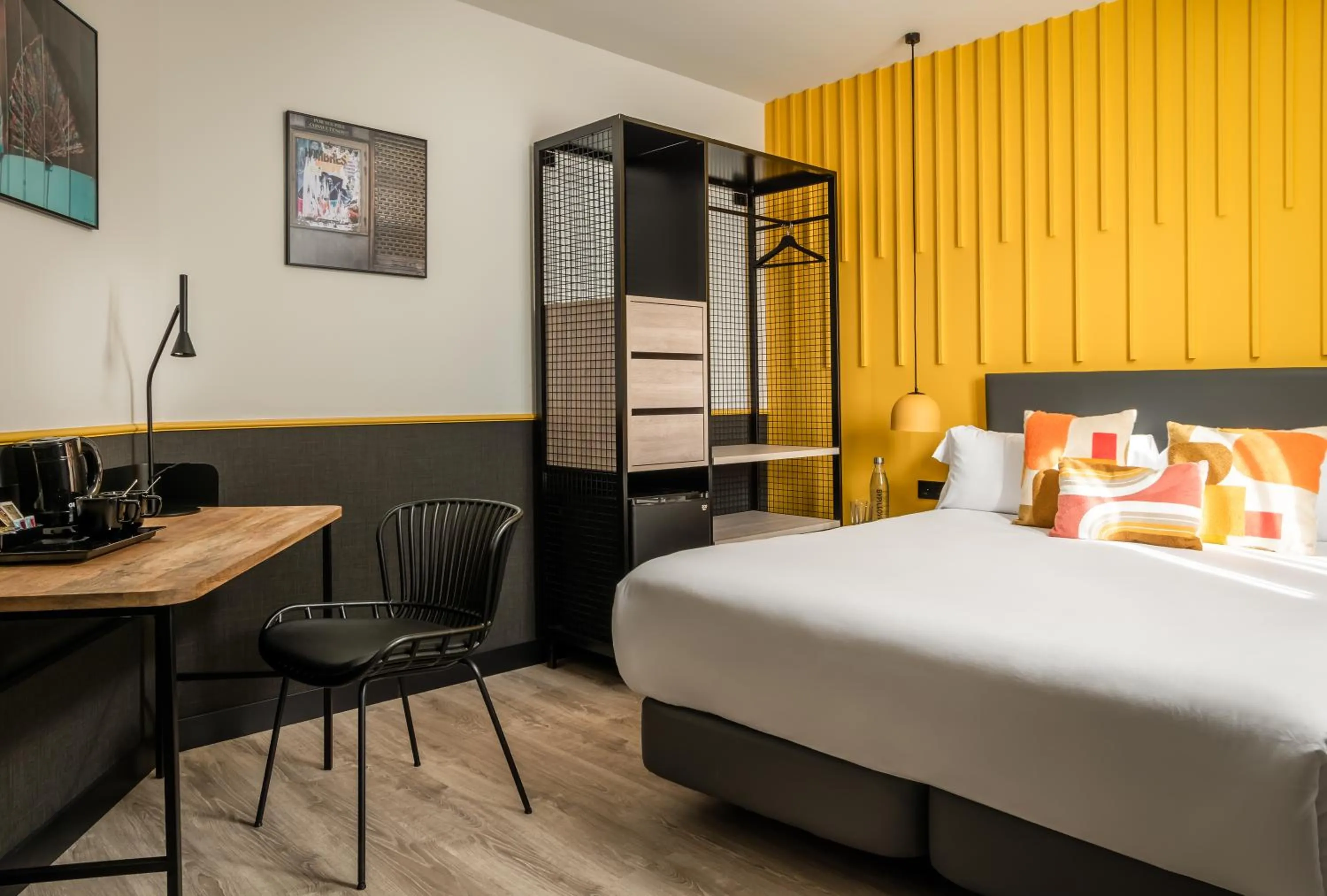 Bedroom, Bed in BYPILLOW Crosstown