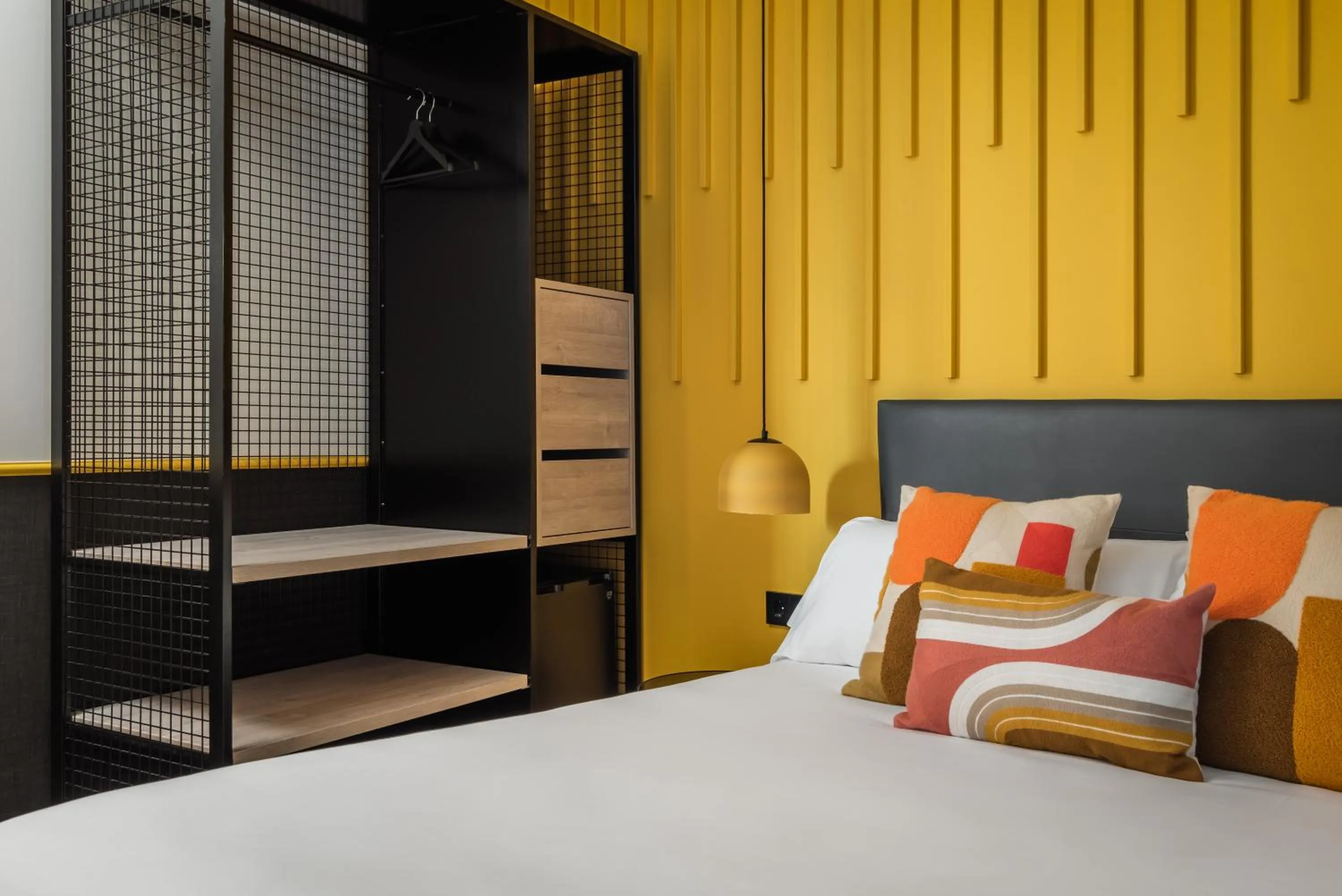 Bedroom, Bed in BYPILLOW Crosstown