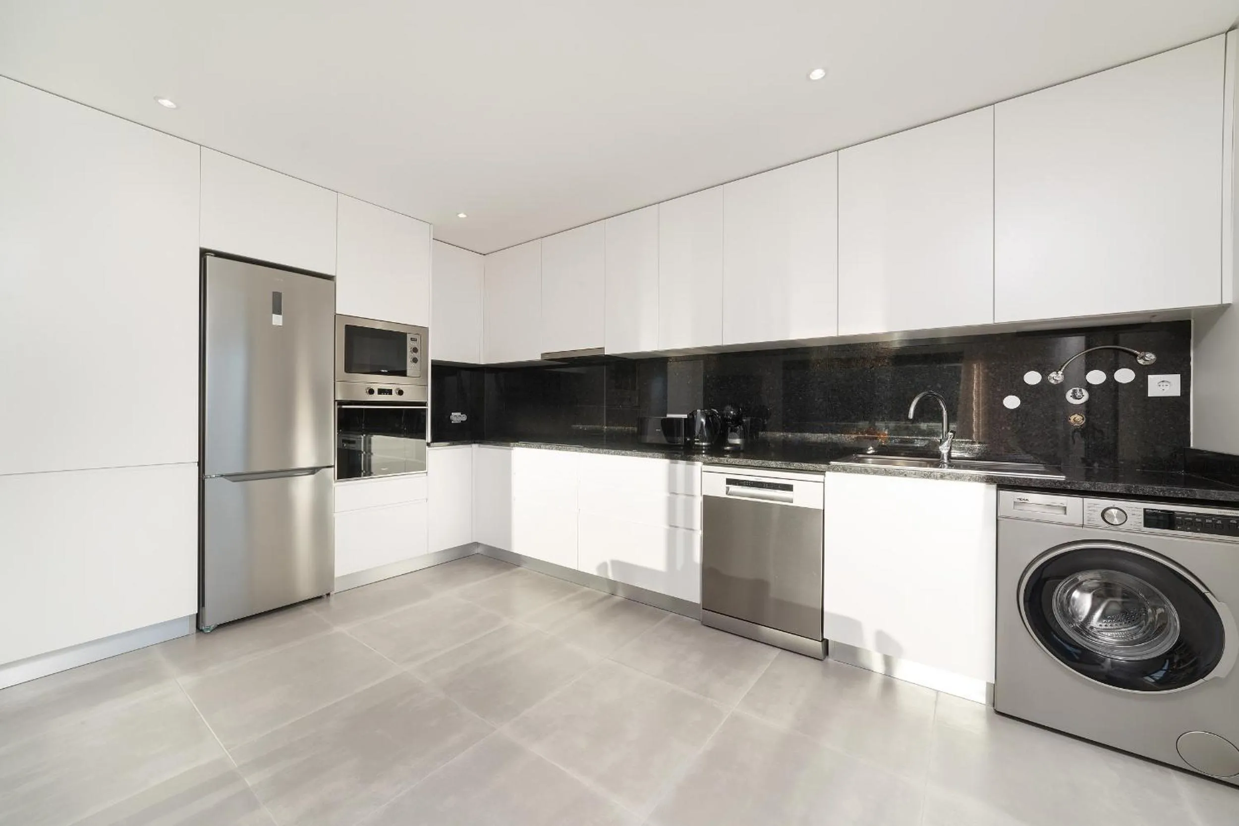 Kitchen or kitchenette in Lagoa Views - Holiday Apartment