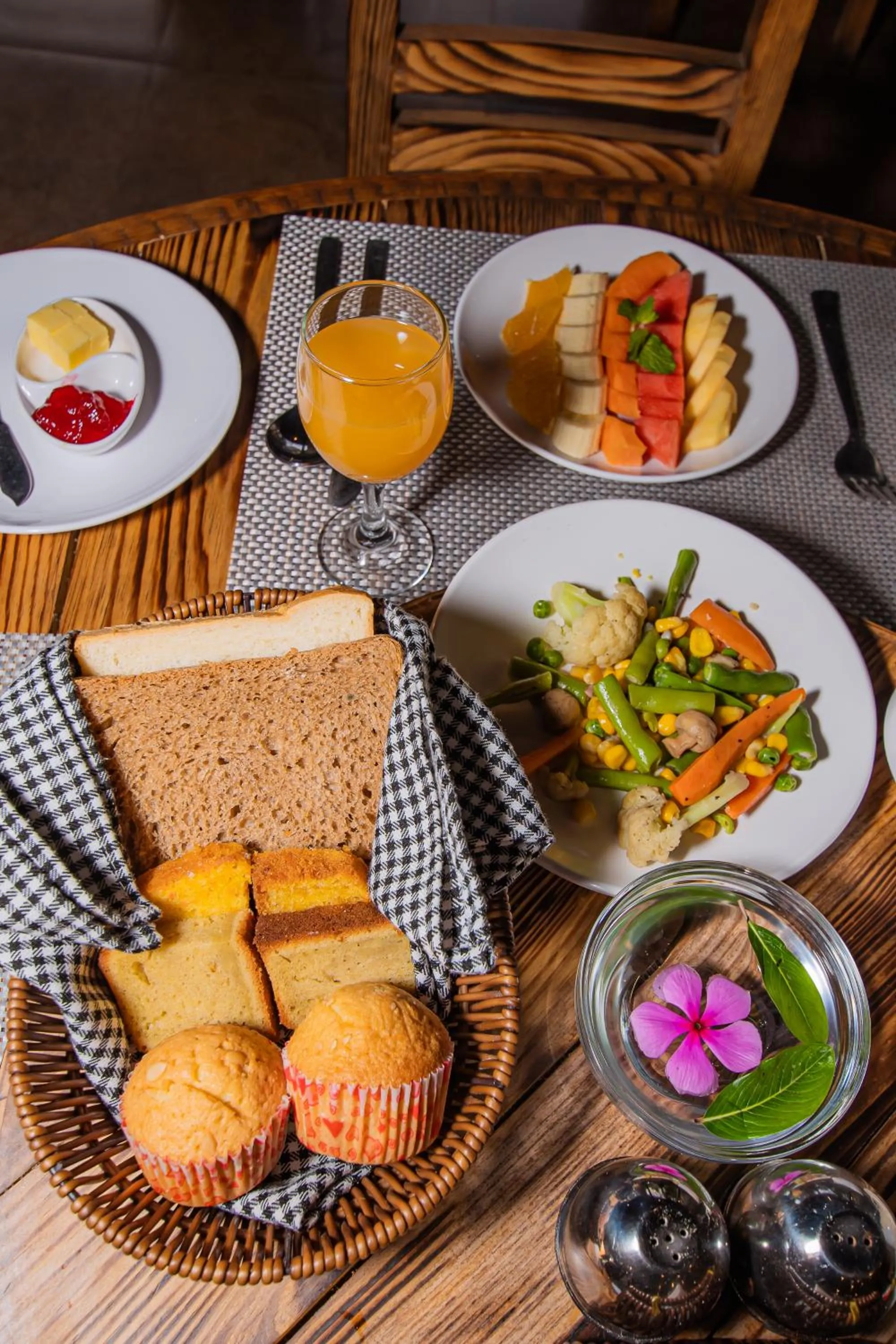 Food in Majheri Resort and Spa