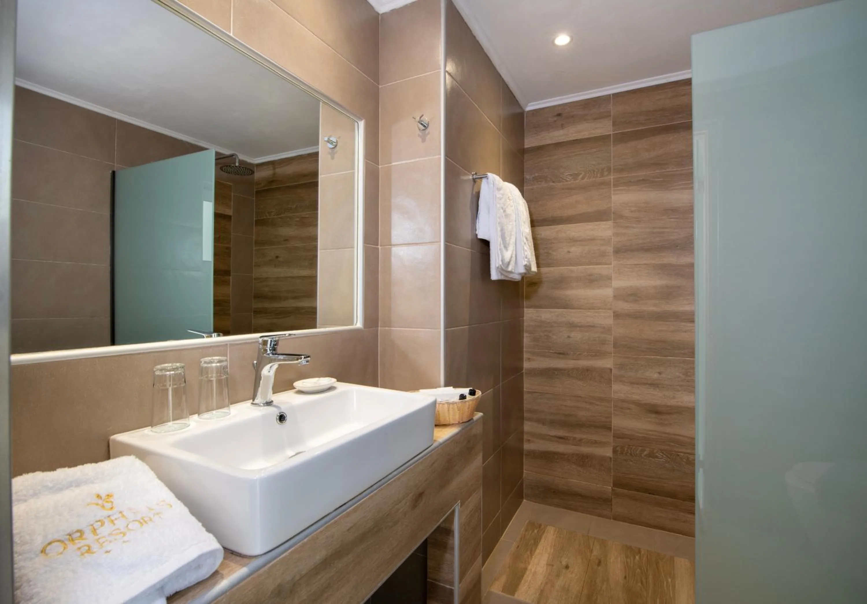 Shower in Orpheas Resort Hotel (Adults Only)