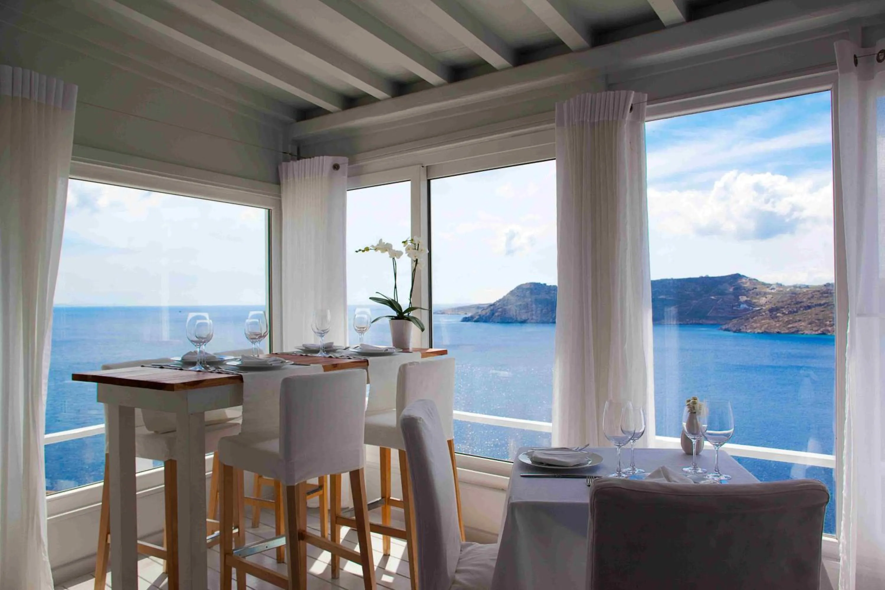 Restaurant/places to eat in Greco Philia Hotel Boutique