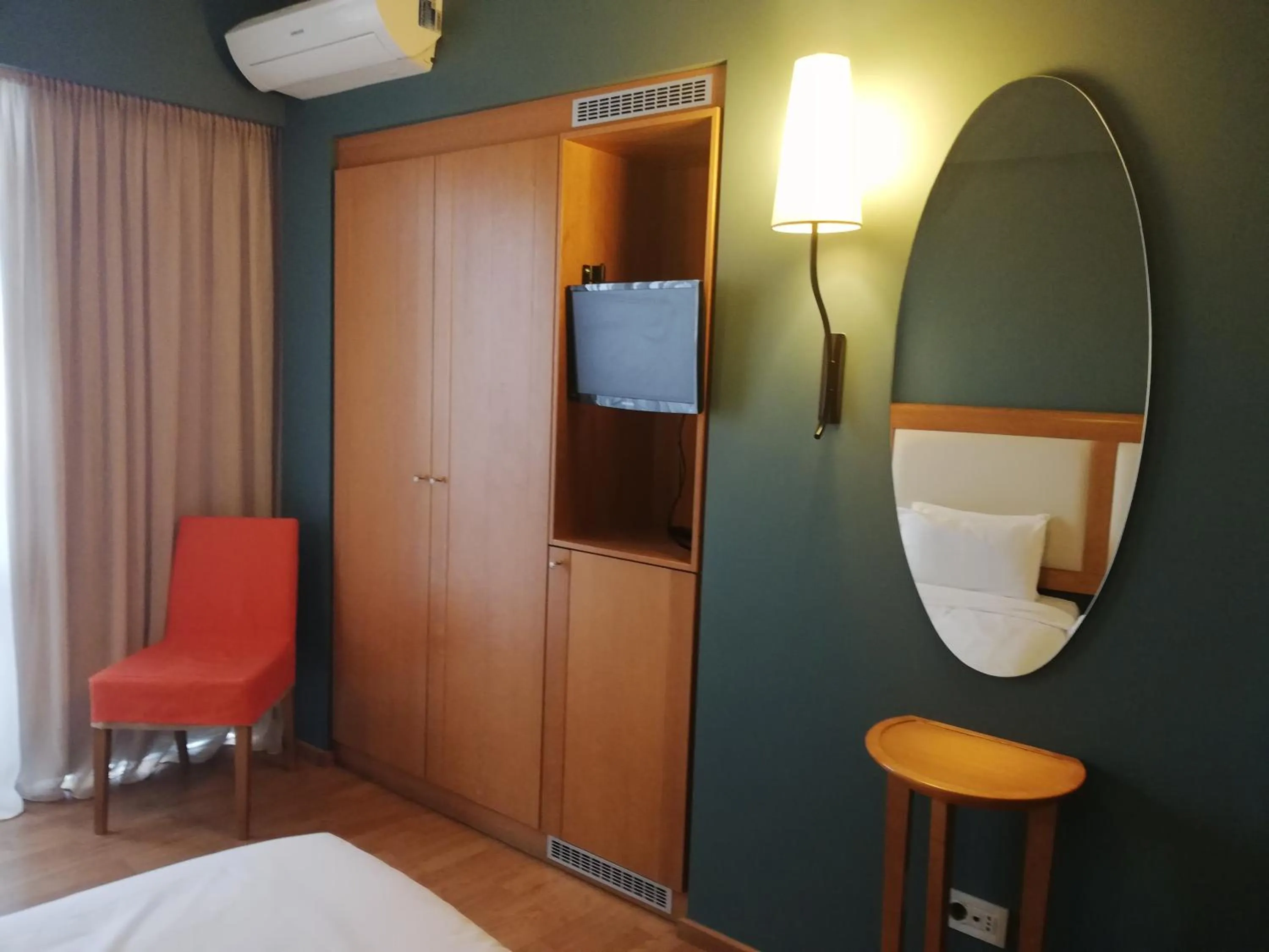 Bed in Olympic Hotel