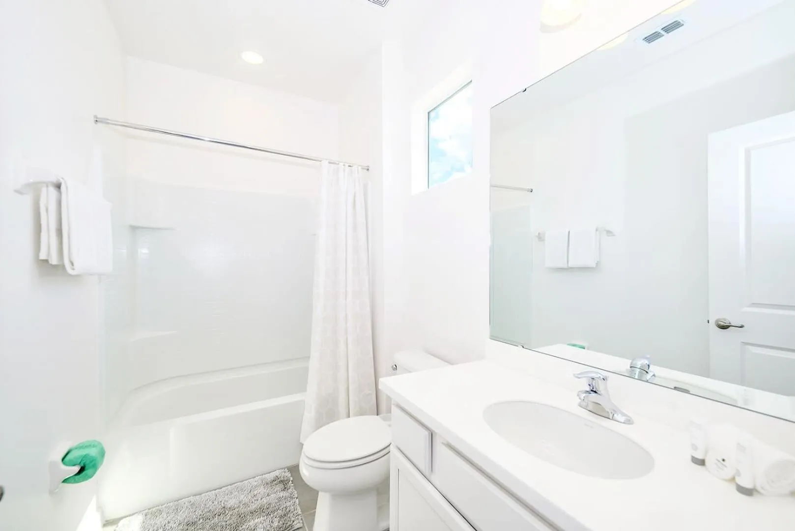 Shower in 8BR Family Home with Pool and Hot tub