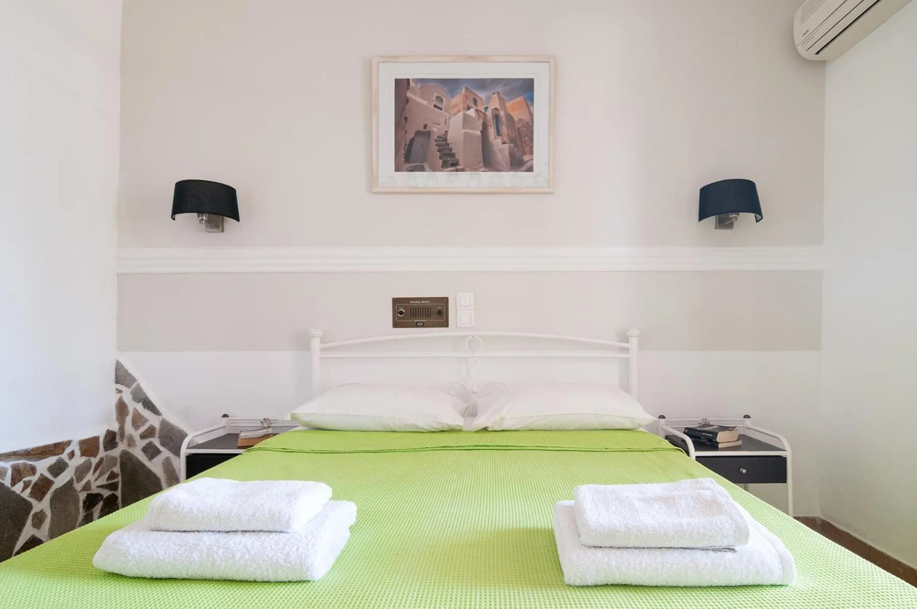 Bed in Holiday Beach Resort Santorini