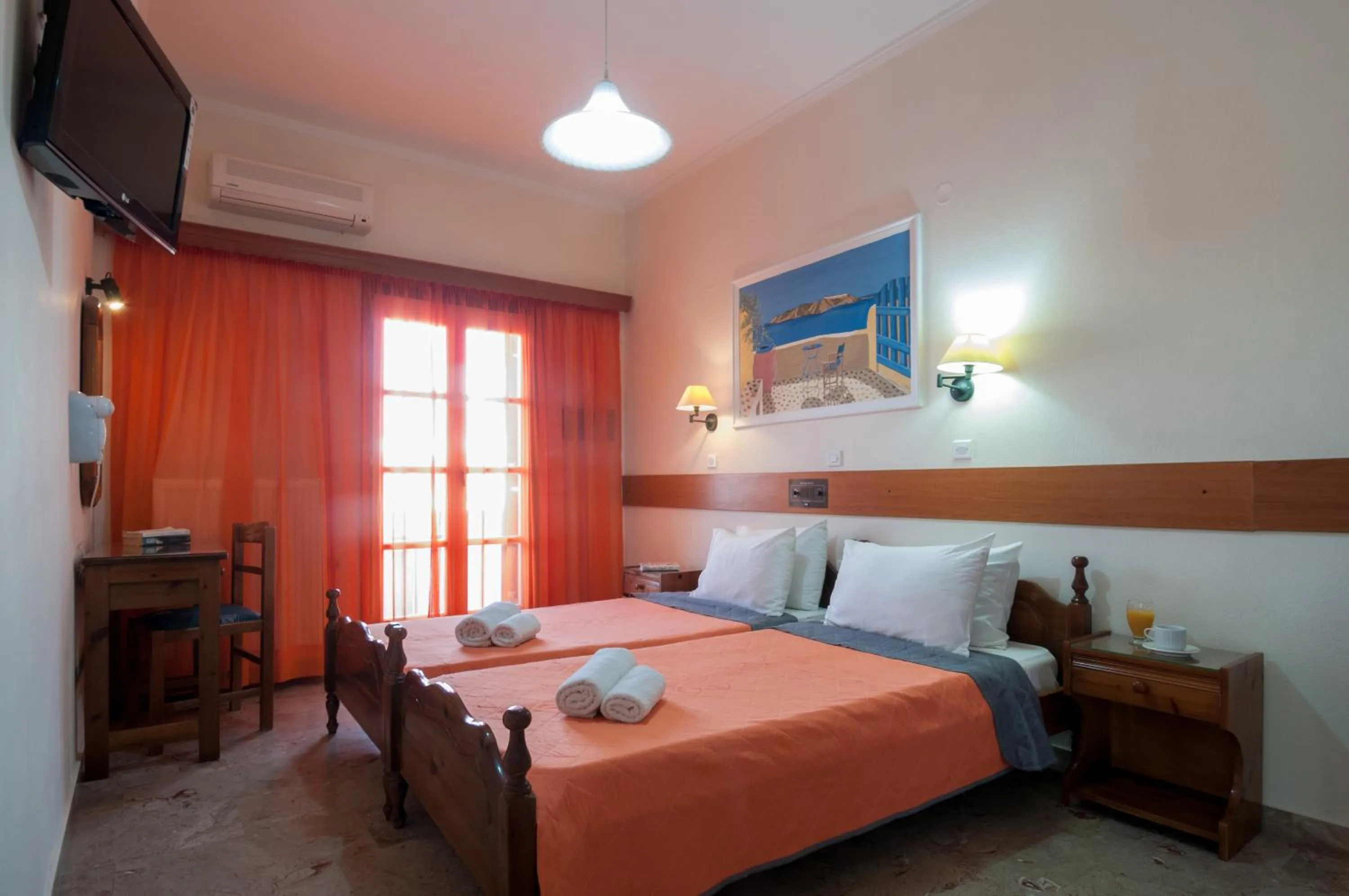 Bed in Holiday Beach Resort Santorini