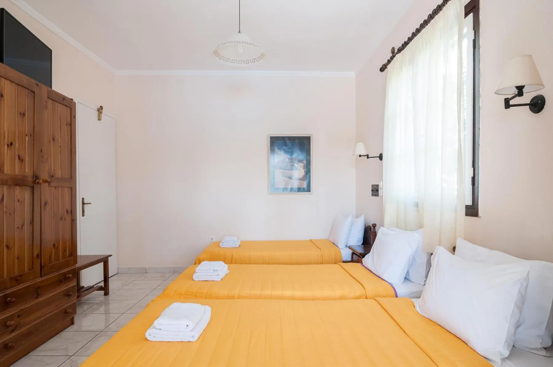 Bed in Holiday Beach Resort Santorini