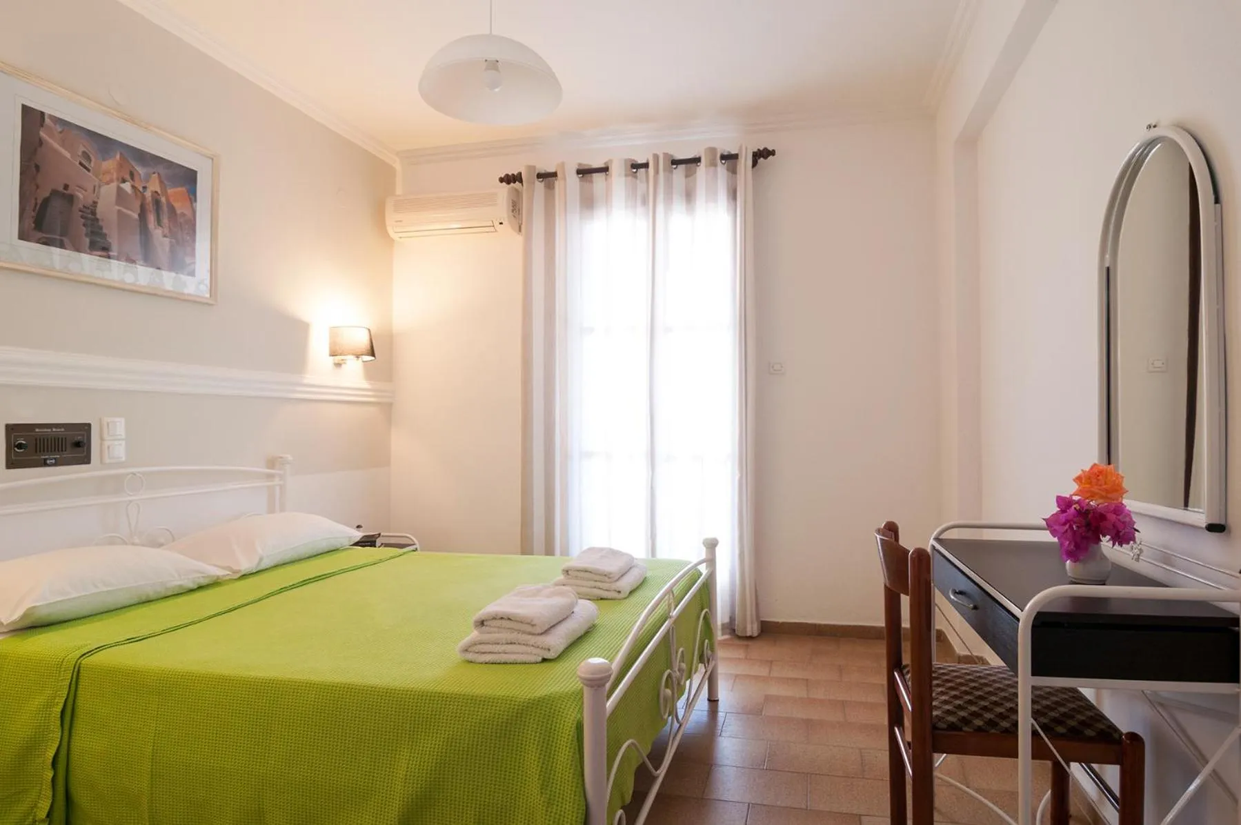 Bed in Holiday Beach Resort Santorini