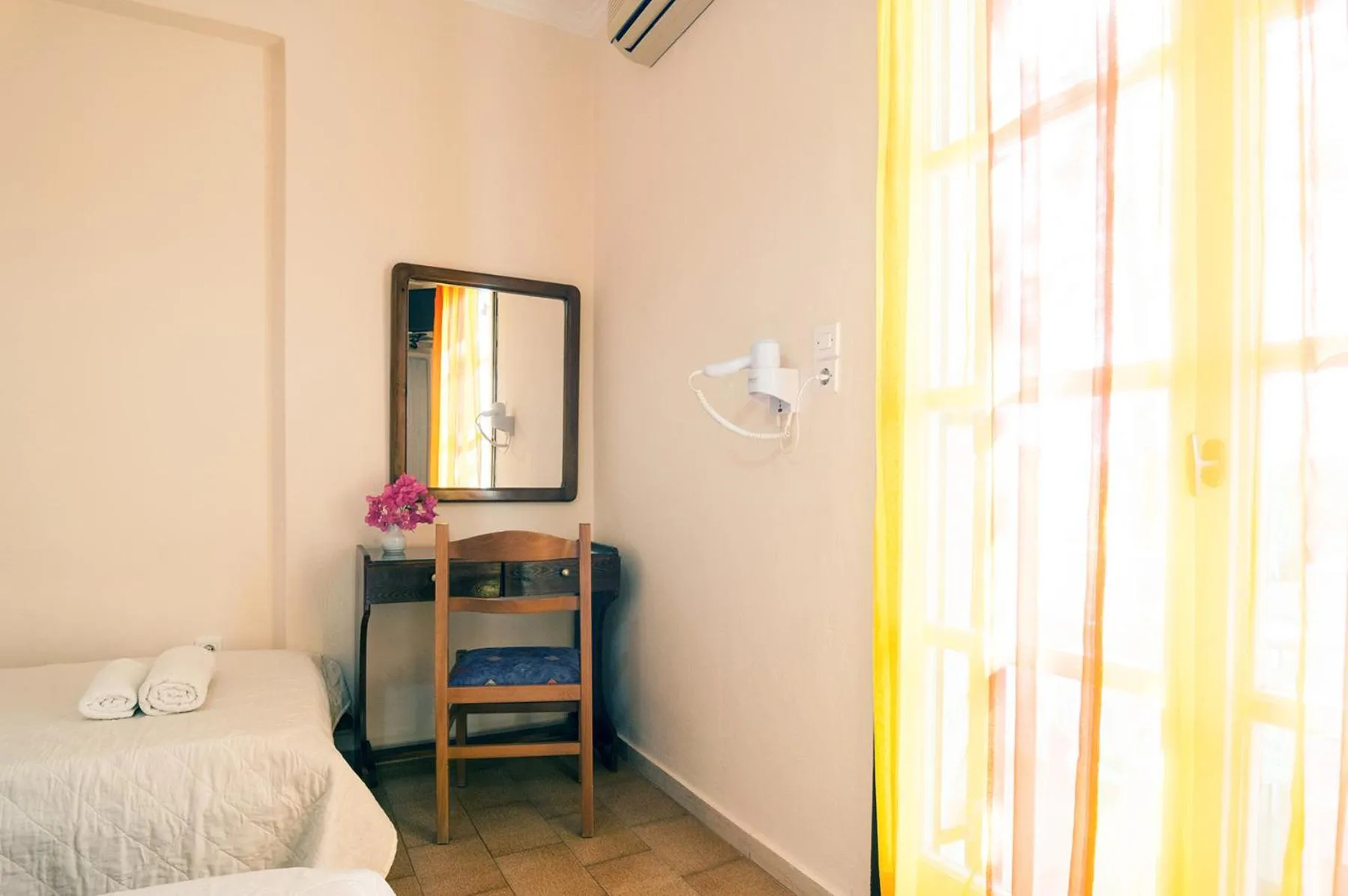 Bedroom, Bed in Holiday Beach Resort Santorini