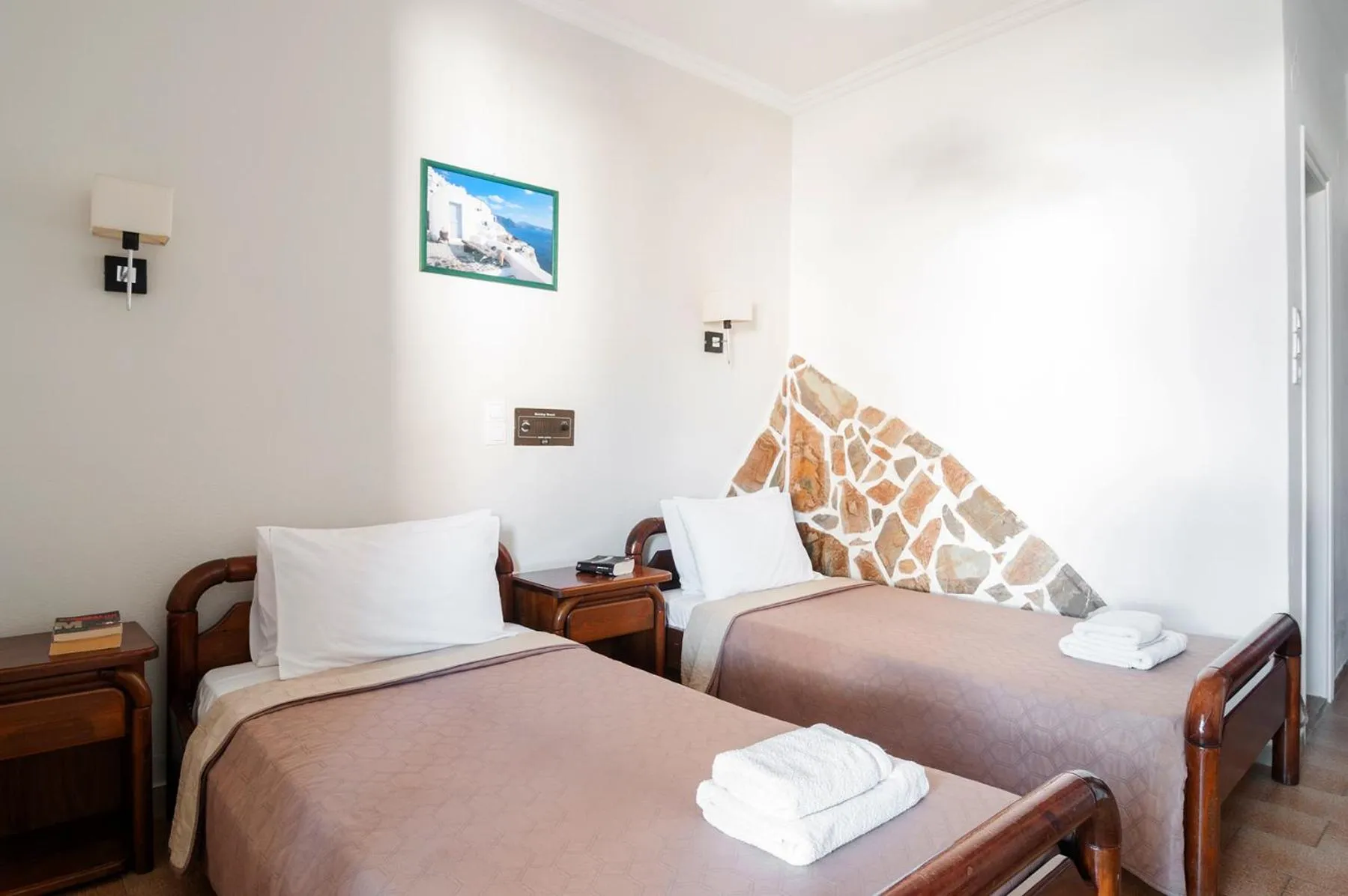 Bed in Holiday Beach Resort Santorini