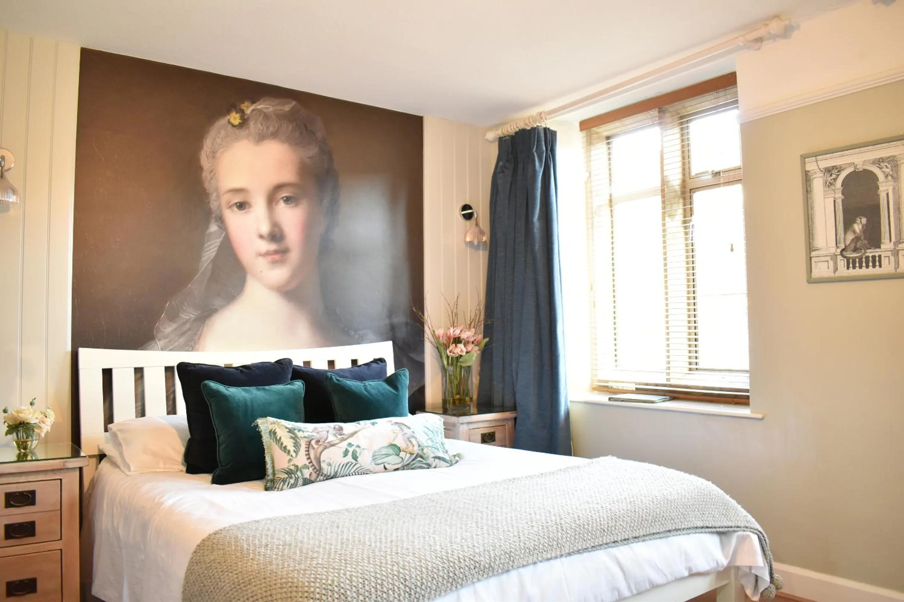 Bedroom, Bed in Davenford Cotswold Gardens