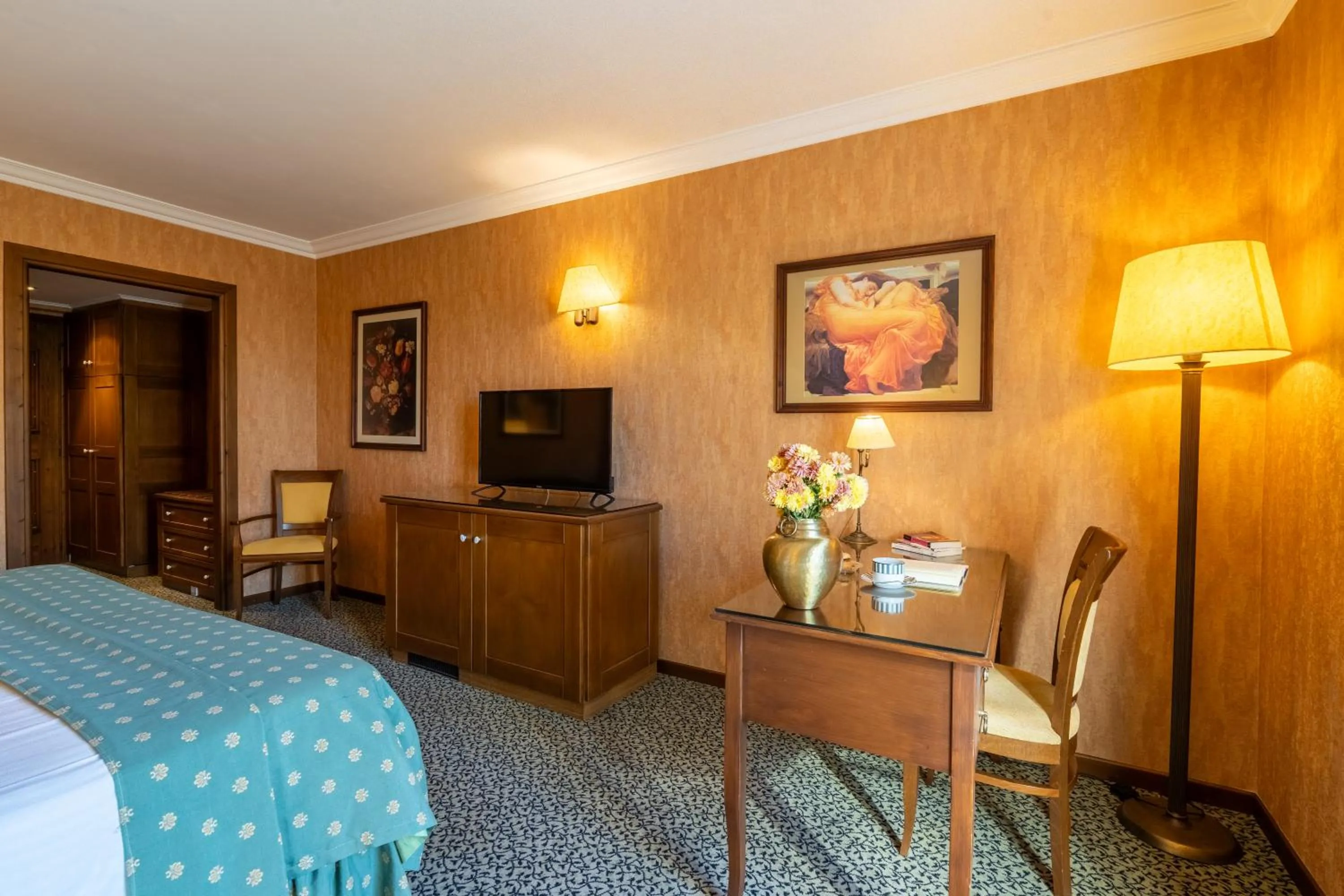 TV and multimedia, Bed in Likoria Hotel