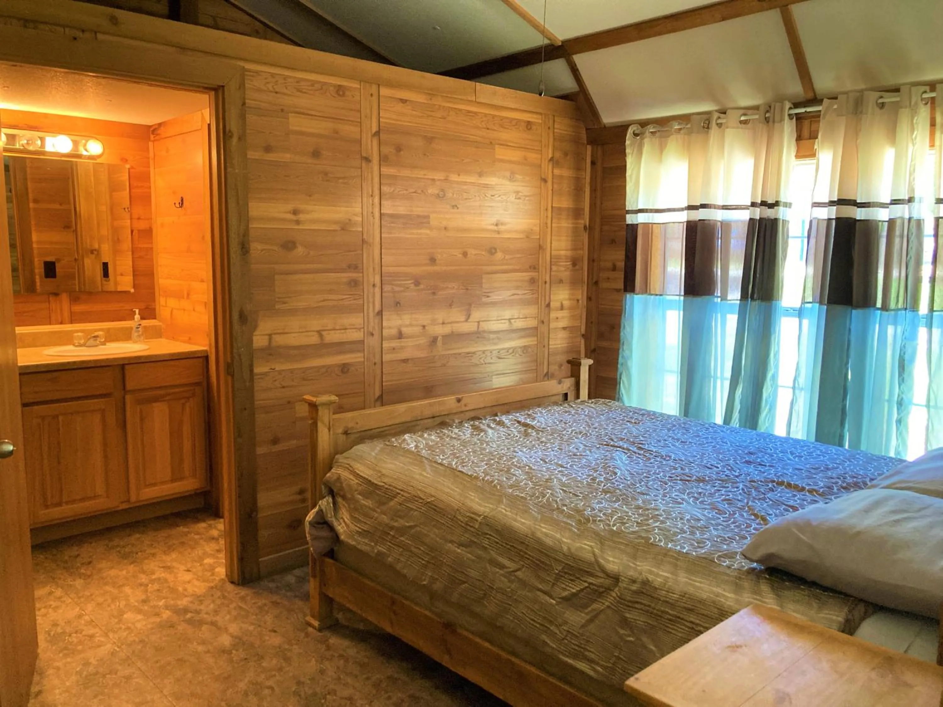 Bedroom in Outback Campground and Marina