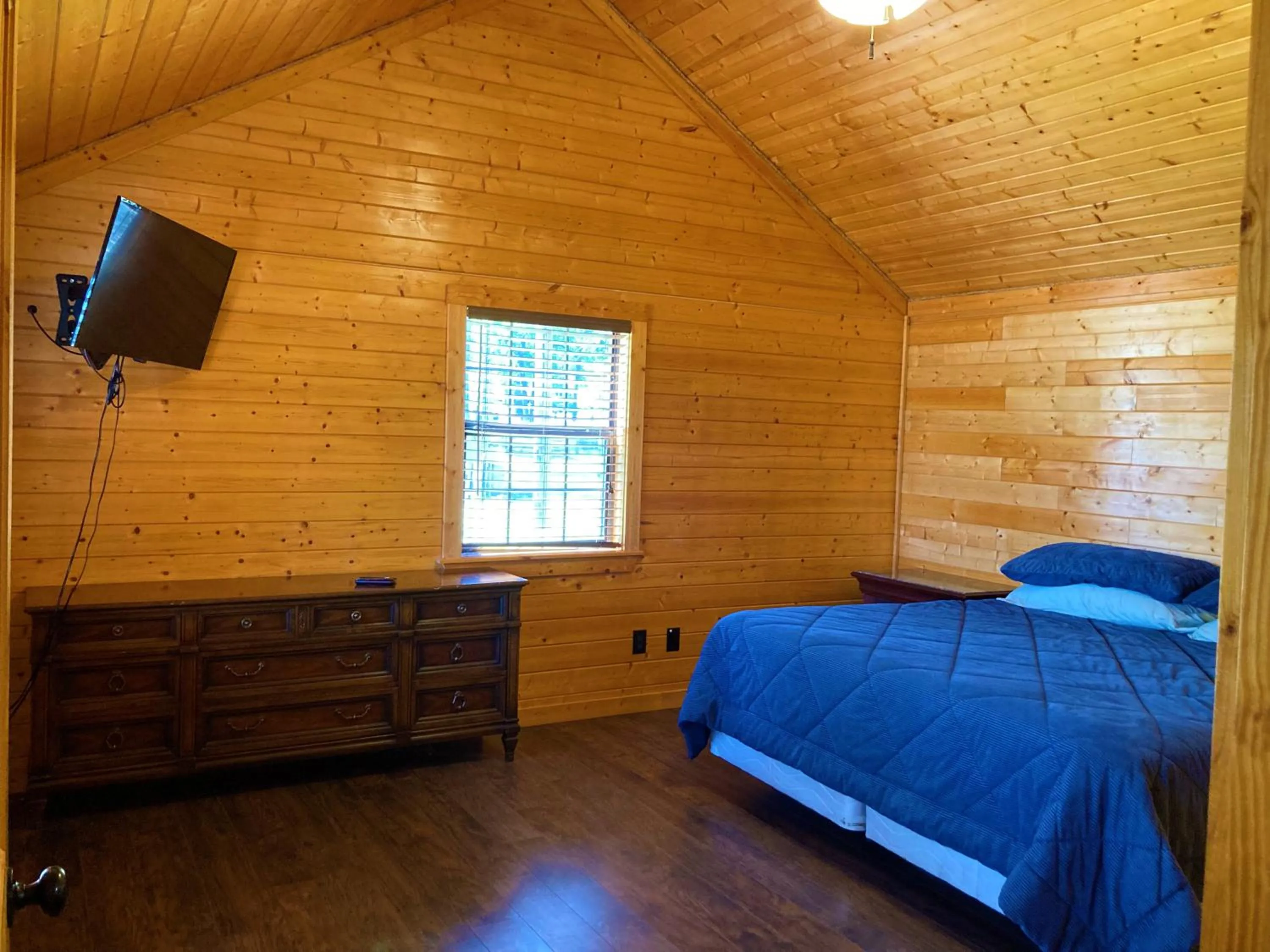 Bedroom in Outback Campground and Marina