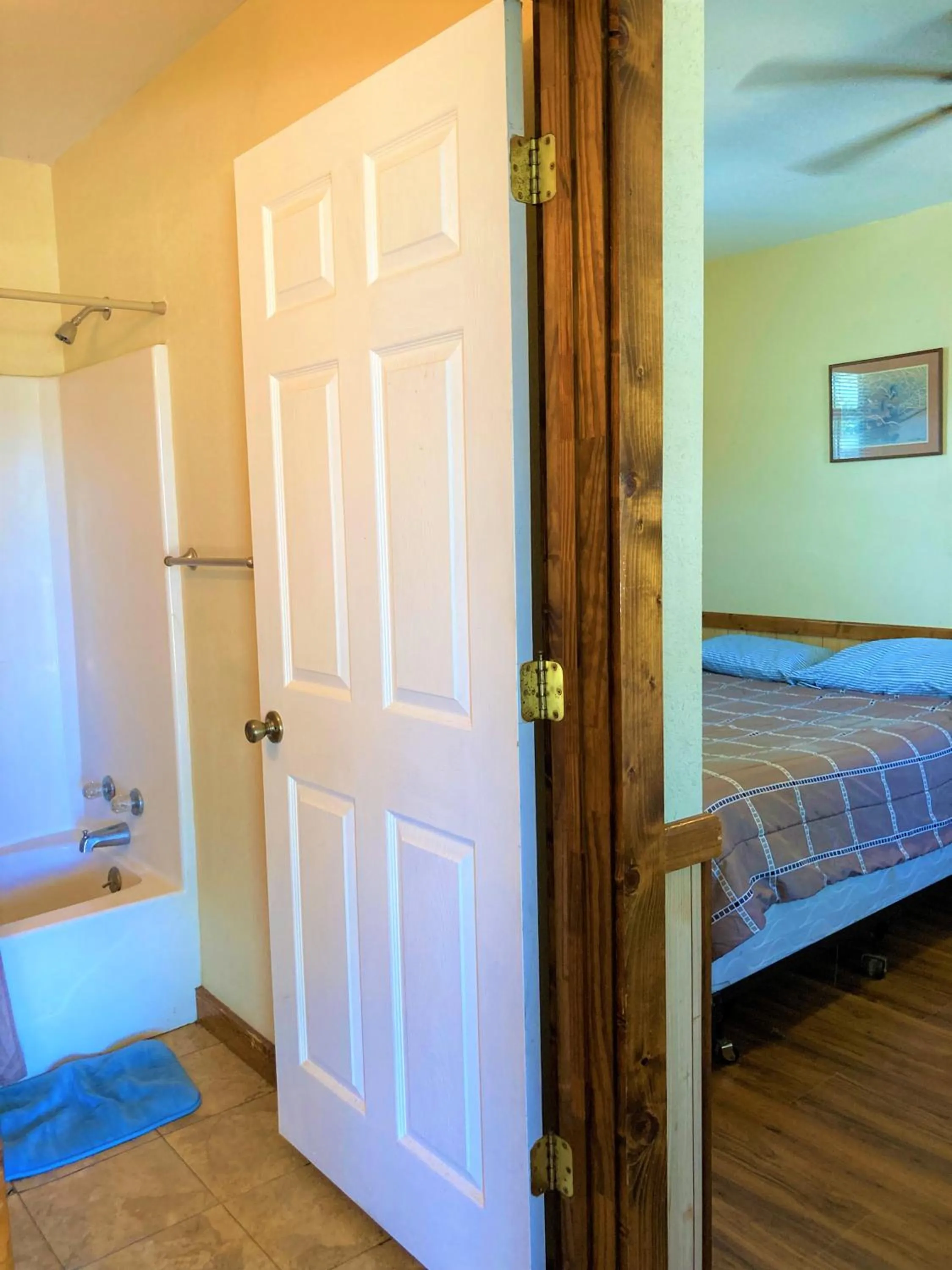 Photo of the whole room in Outback Campground and Marina