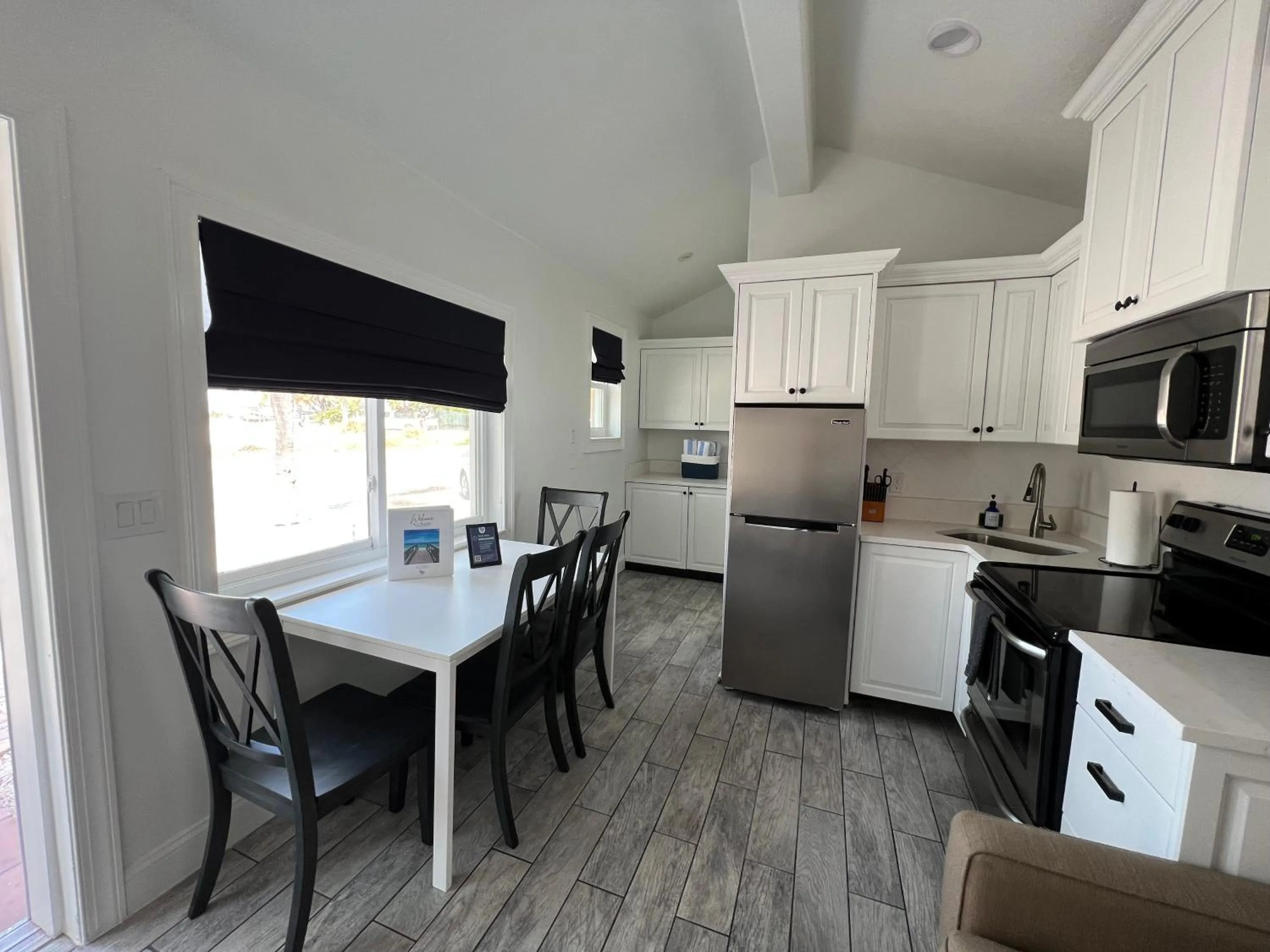 Kitchen or kitchenette in Blue Waters Treasure Island