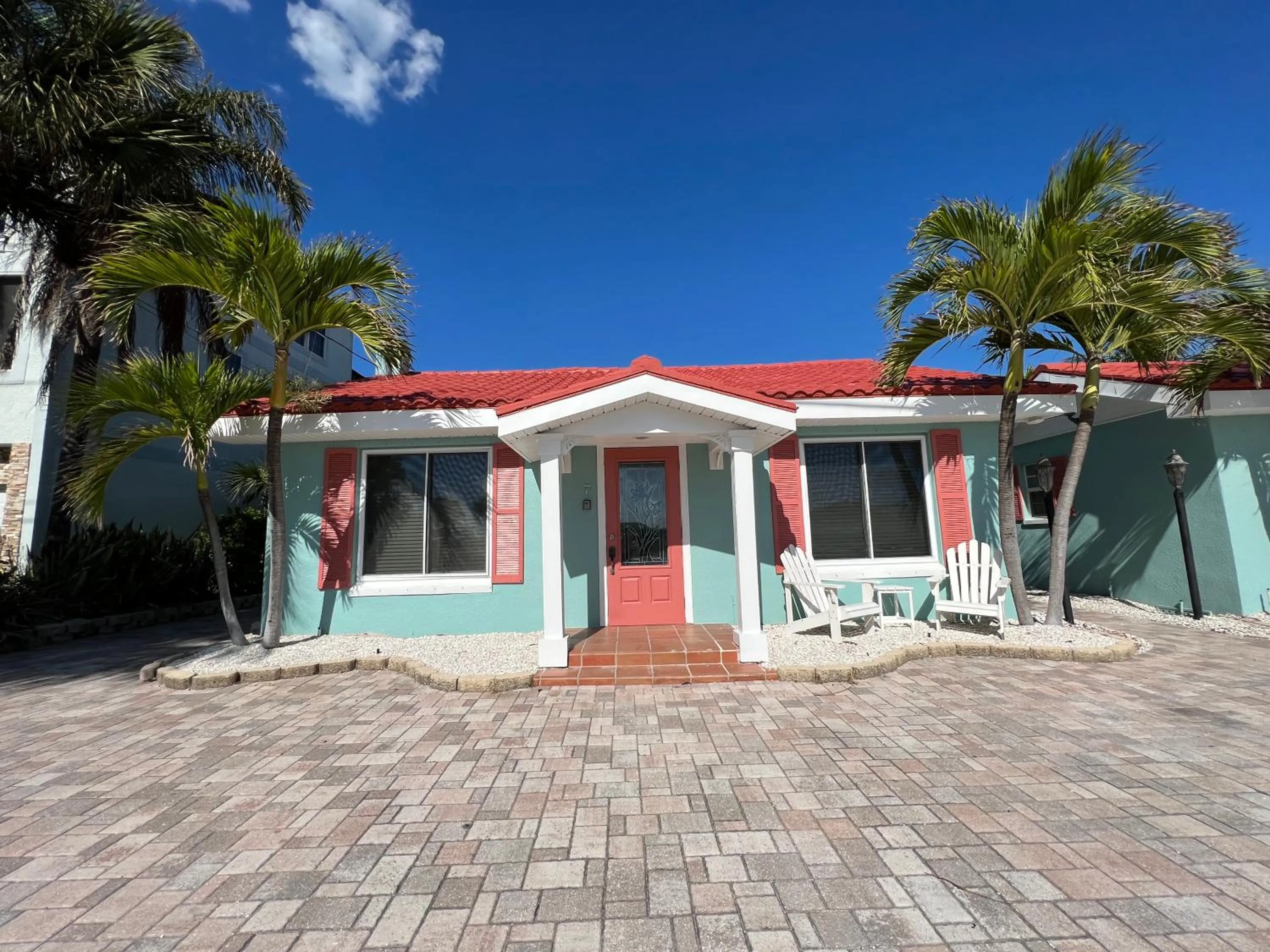 Property building in Blue Waters Treasure Island