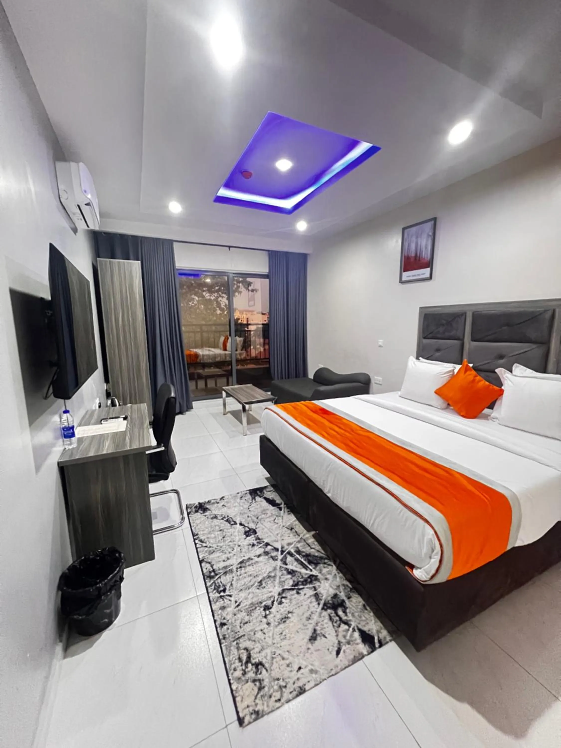 Bed in De Rigg Place Embassy