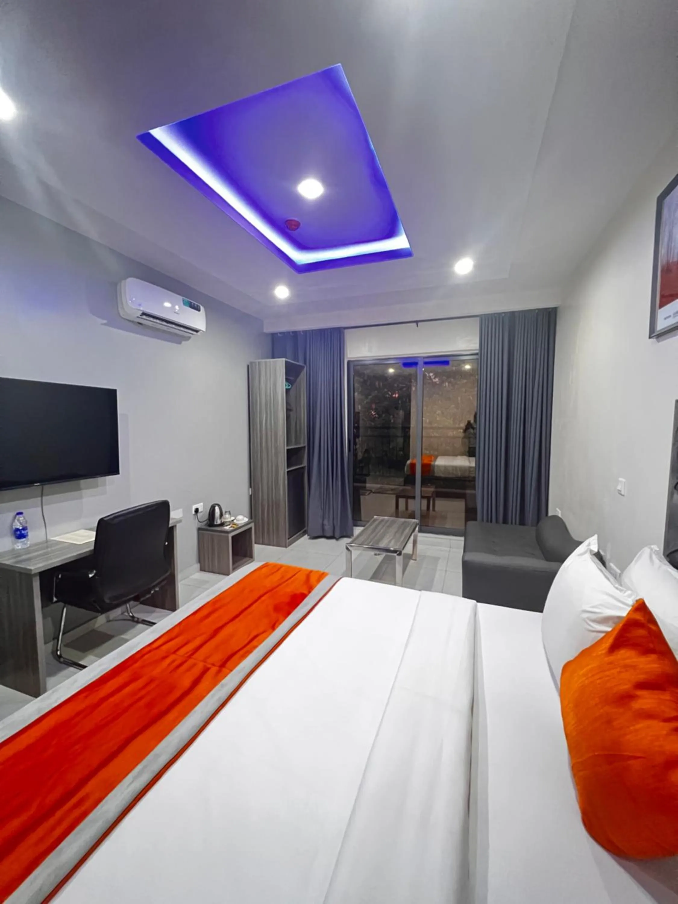 Bed in De Rigg Place Embassy