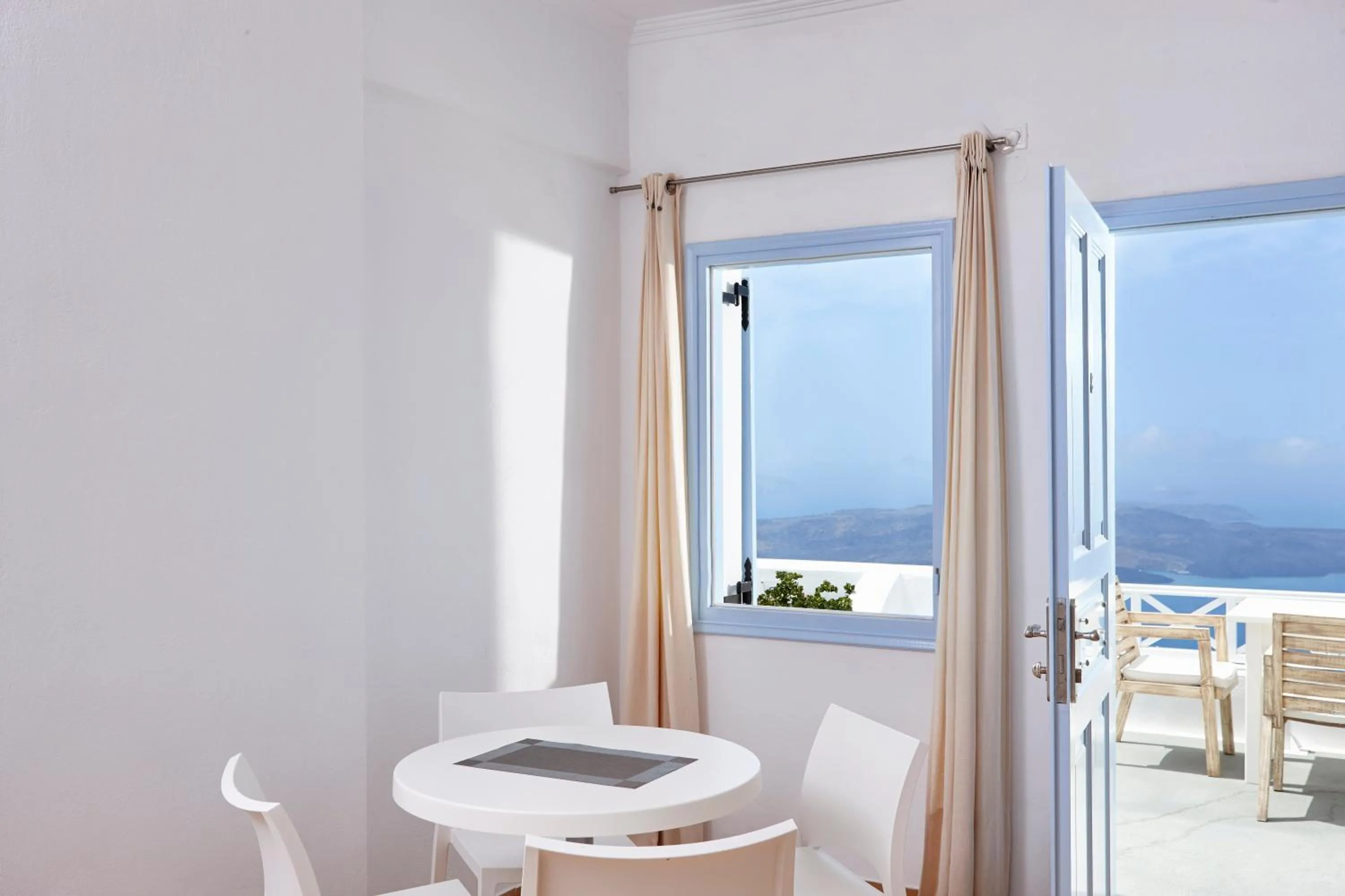 Living room in Manos Small World