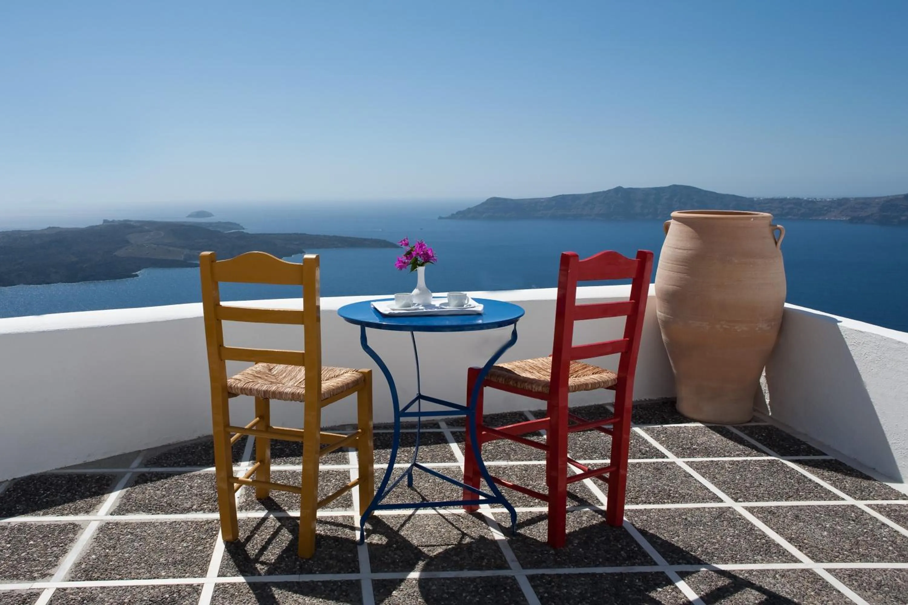 Facade/entrance in Manos Small World