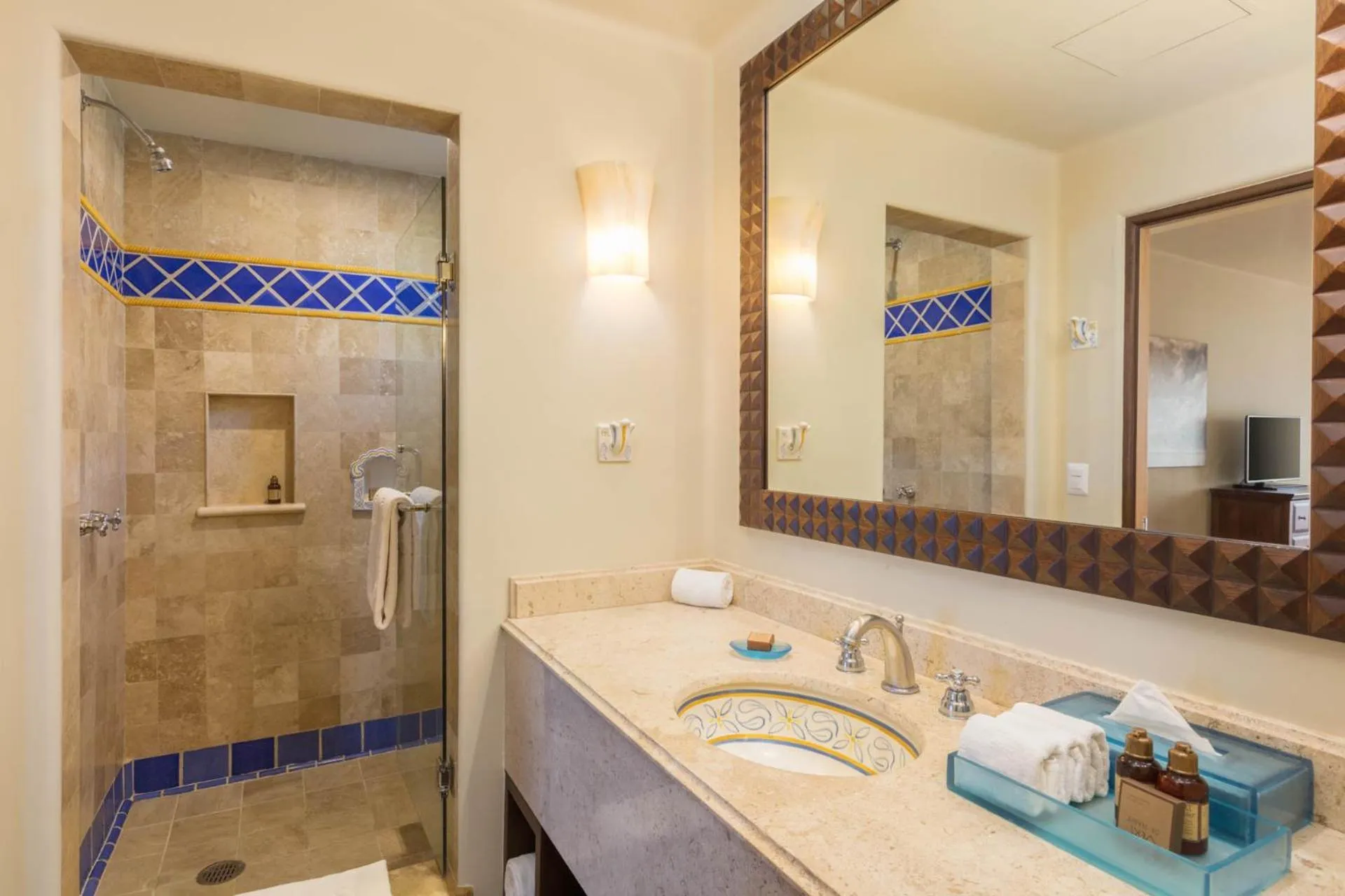 Shower in The Club at Hacienda del Mar