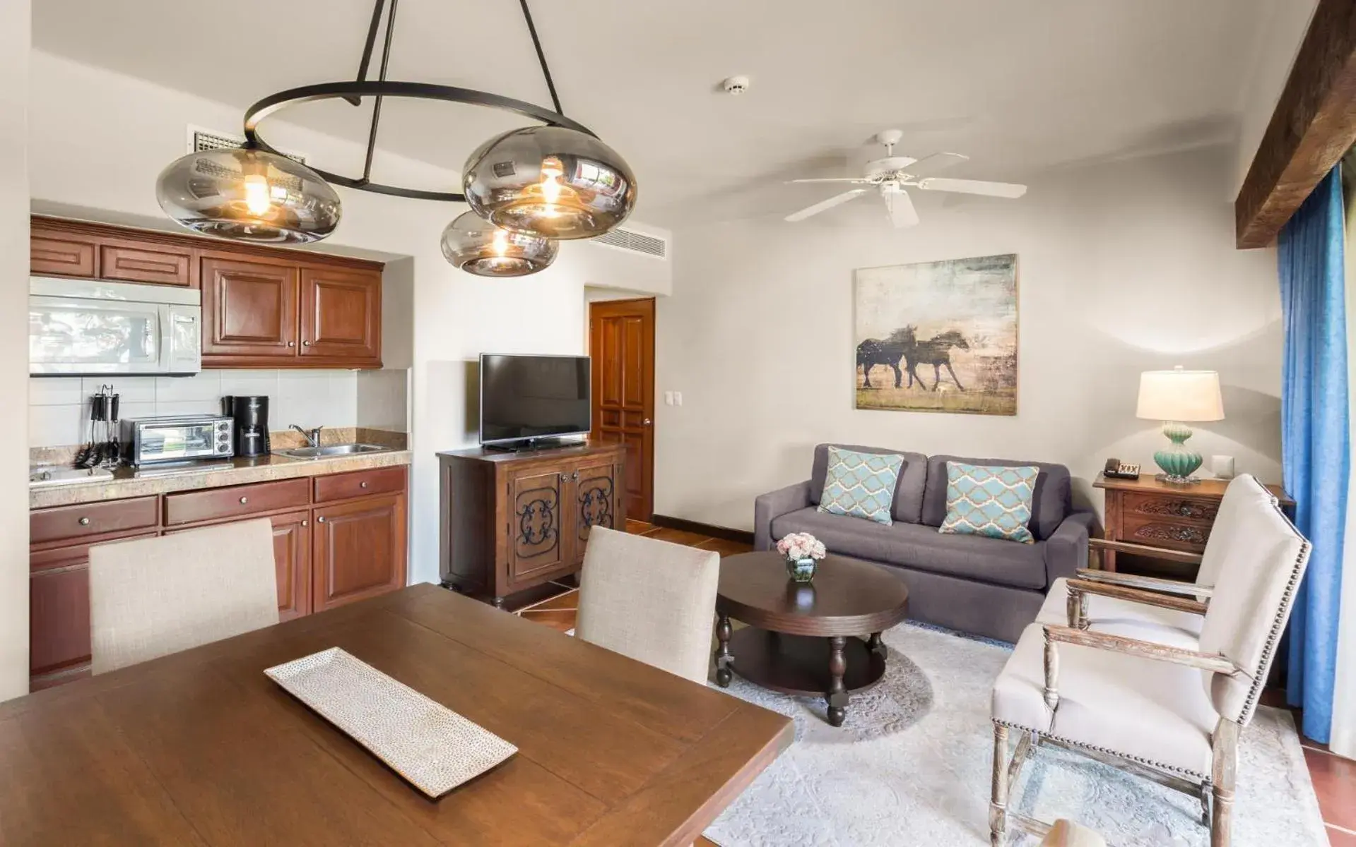 Luxury Suite 2 Queens in The Club at Hacienda del Mar Luxury Suite 2 Queens in The Club at Hacienda del Mar