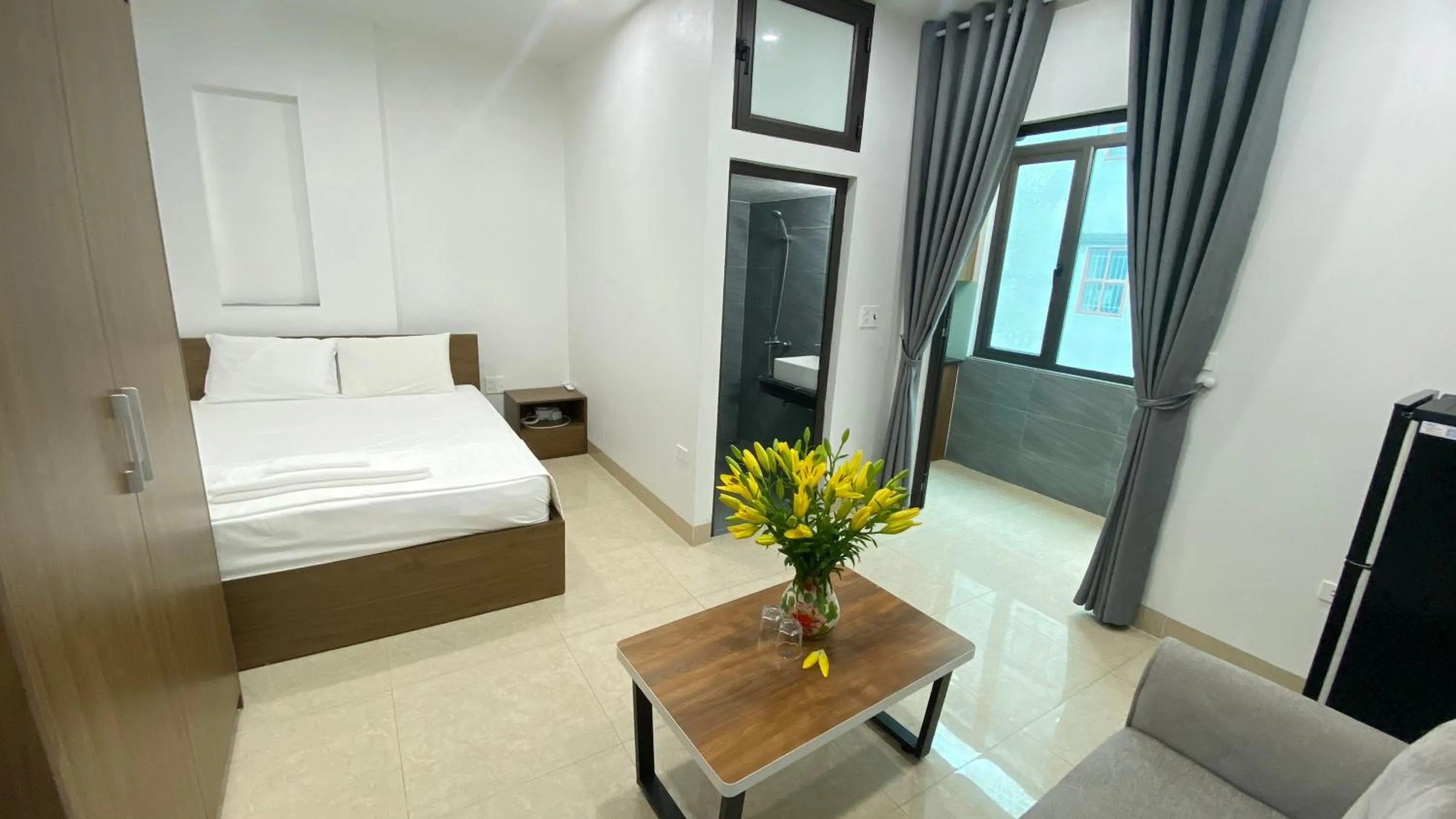 Photo of the whole room, Bed in Era Apartment Tran Thai Tong