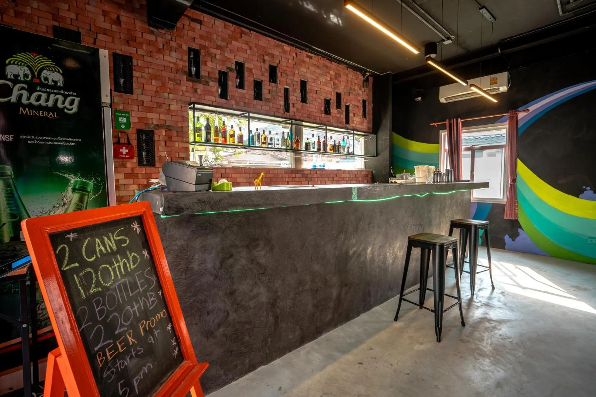 Lounge or bar in Mad Monkey Chiang Mai