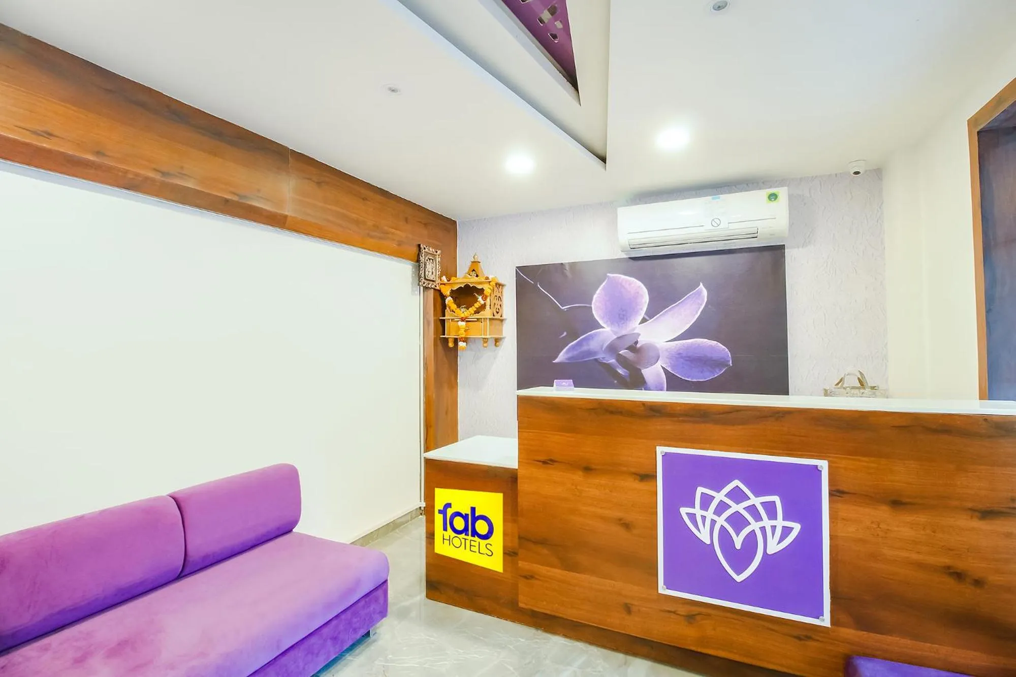Lobby or reception in FabHotel Prime Purple Orchid
