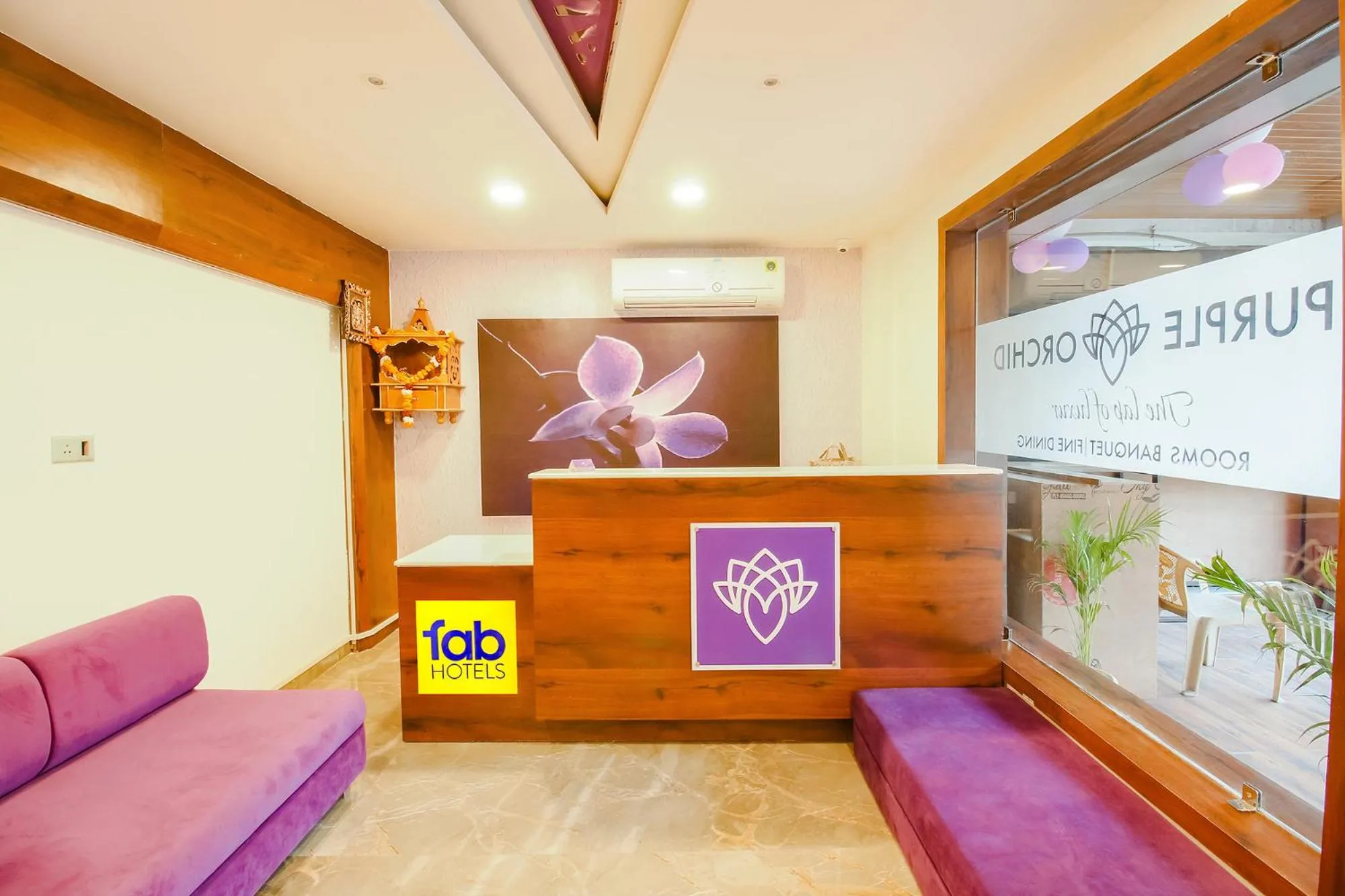 Lobby or reception in FabHotel Prime Purple Orchid
