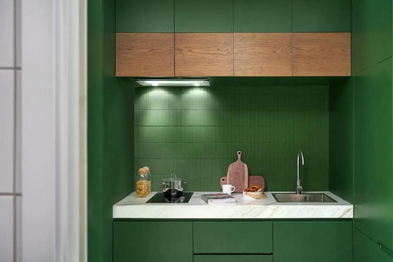 Kitchen or kitchenette in basePLUS-Shanghai Binjiang Serviced Apartment