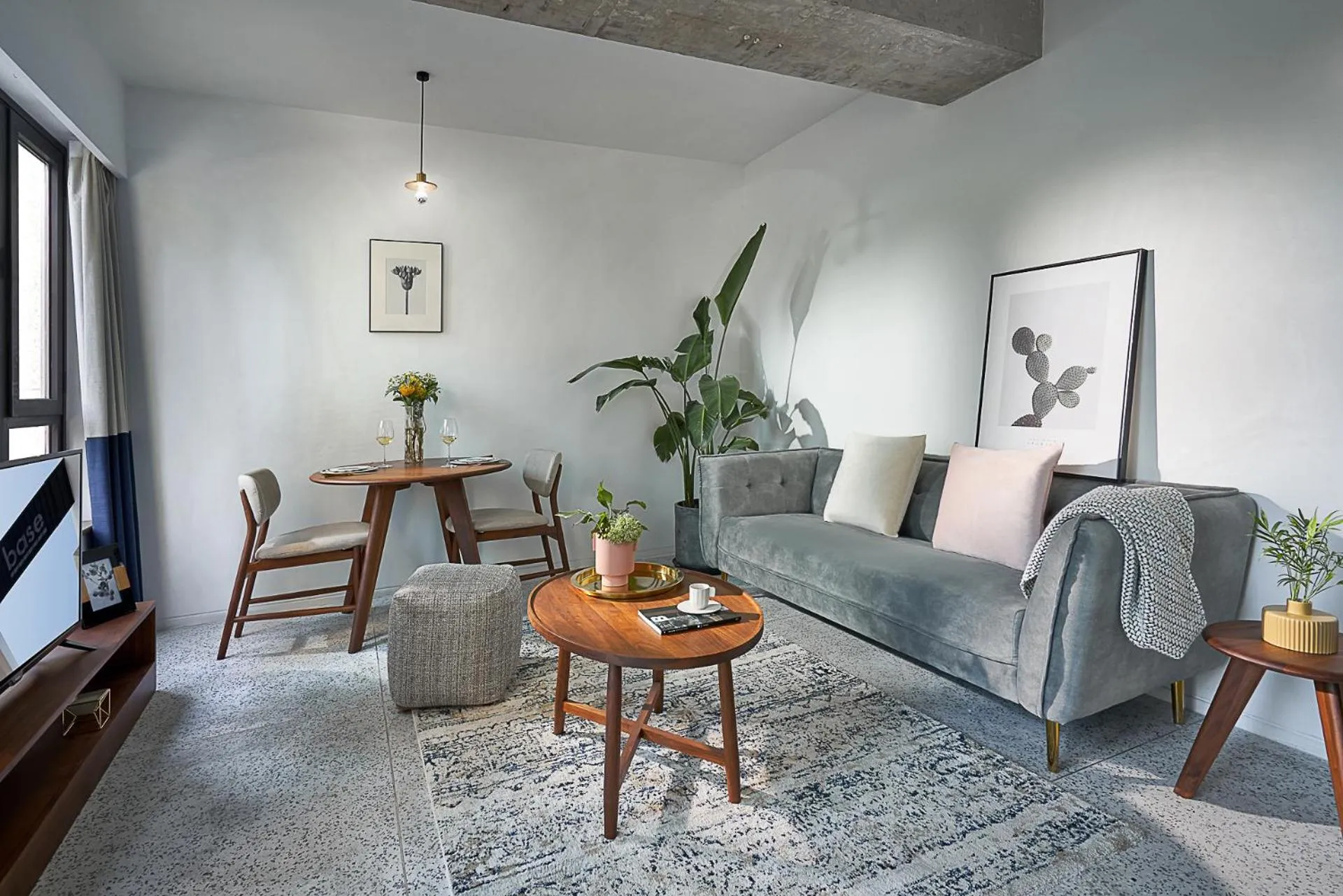 Seating area in basePLUS-Shanghai Binjiang Serviced Apartment