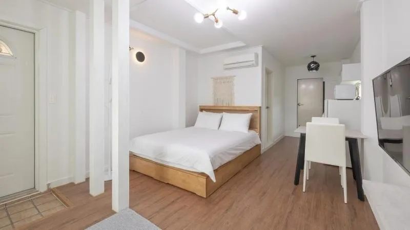 Bed in Tinkerbell Pension