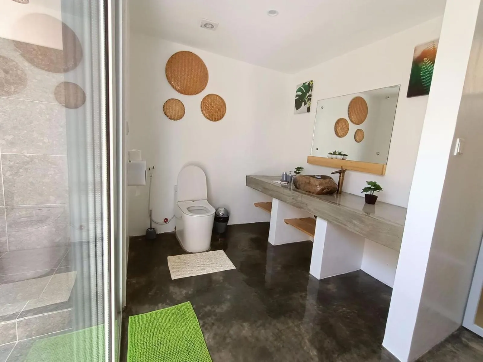 Toilet in Treeshade Resort & Spa Moalboal