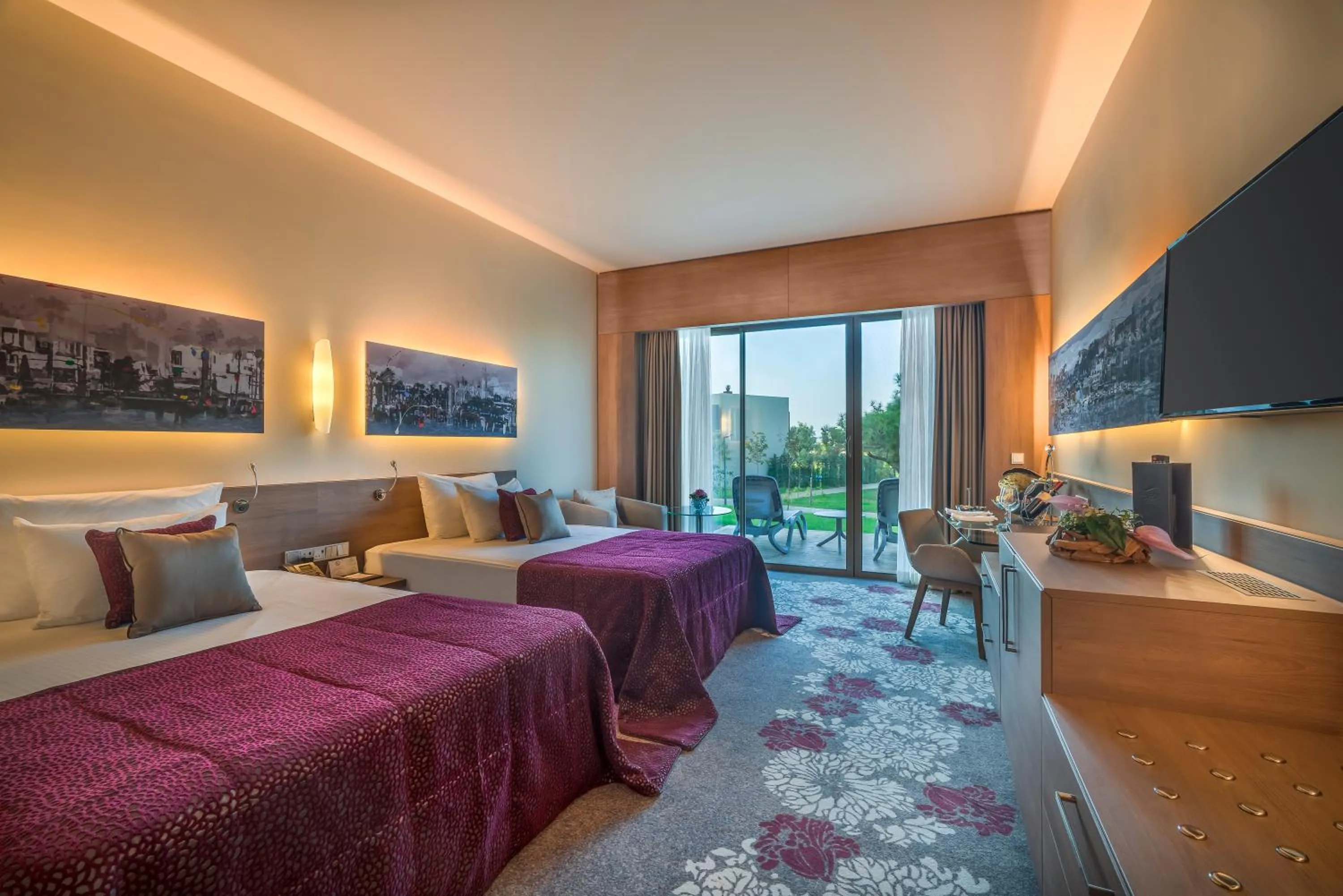 Communal lounge/ TV room, Bed in Concorde Luxury Resort & Casino