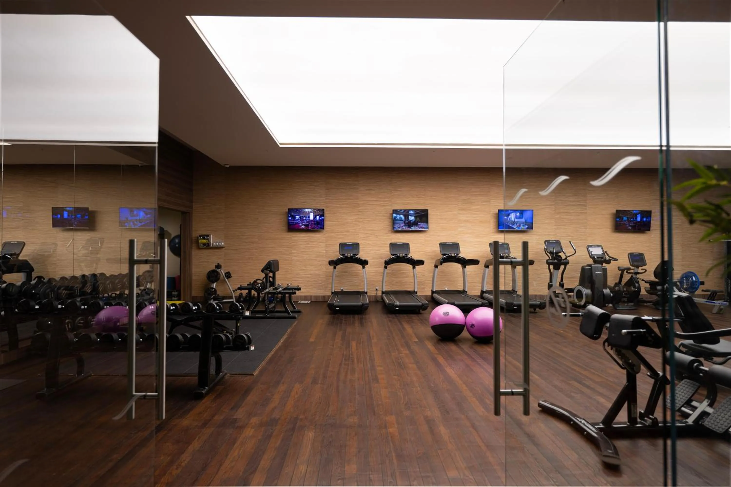 Activities in Concorde Luxury Resort & Casino