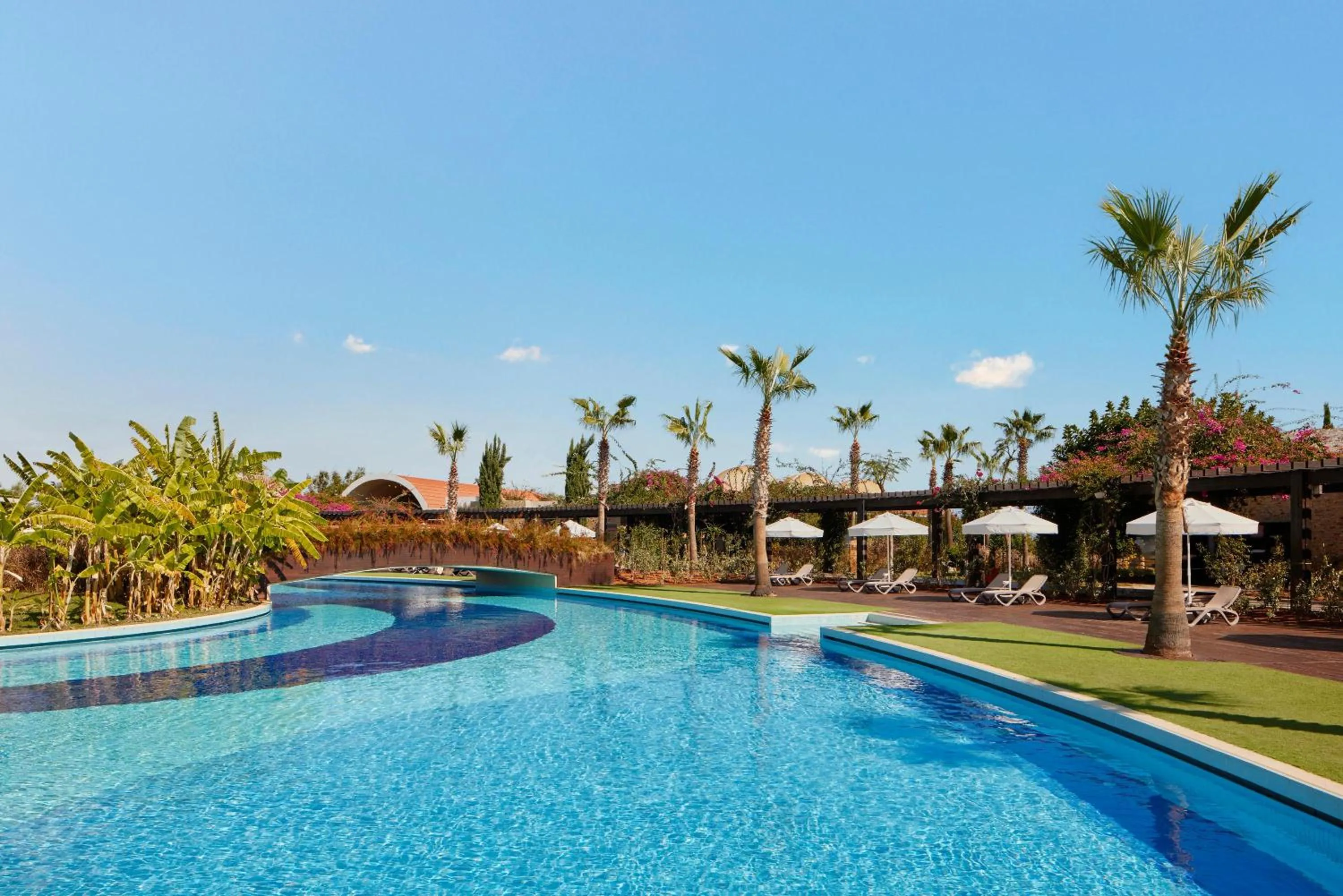 Swimming pool in Concorde Luxury Resort & Casino