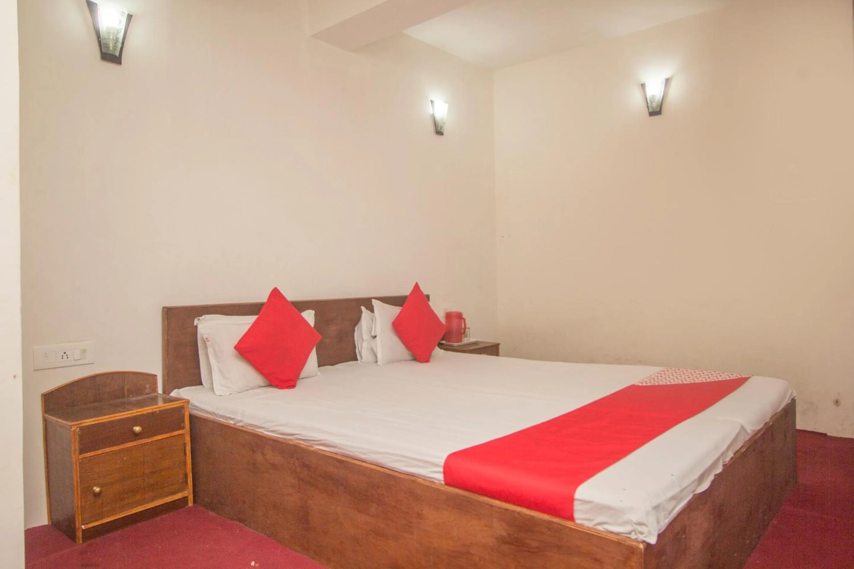 Bedroom, Bed in Hotel O Basar International