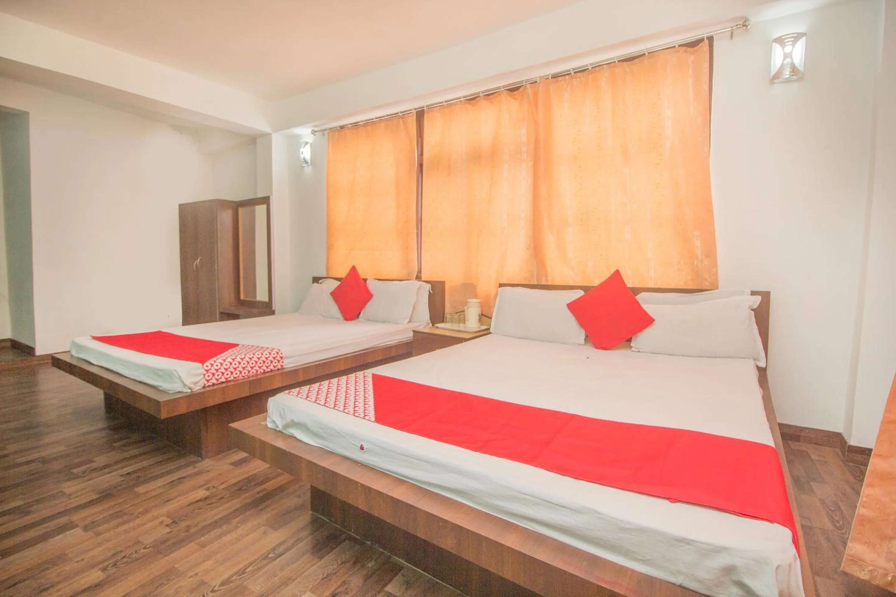 Bedroom, Bed in Hotel O Basar International