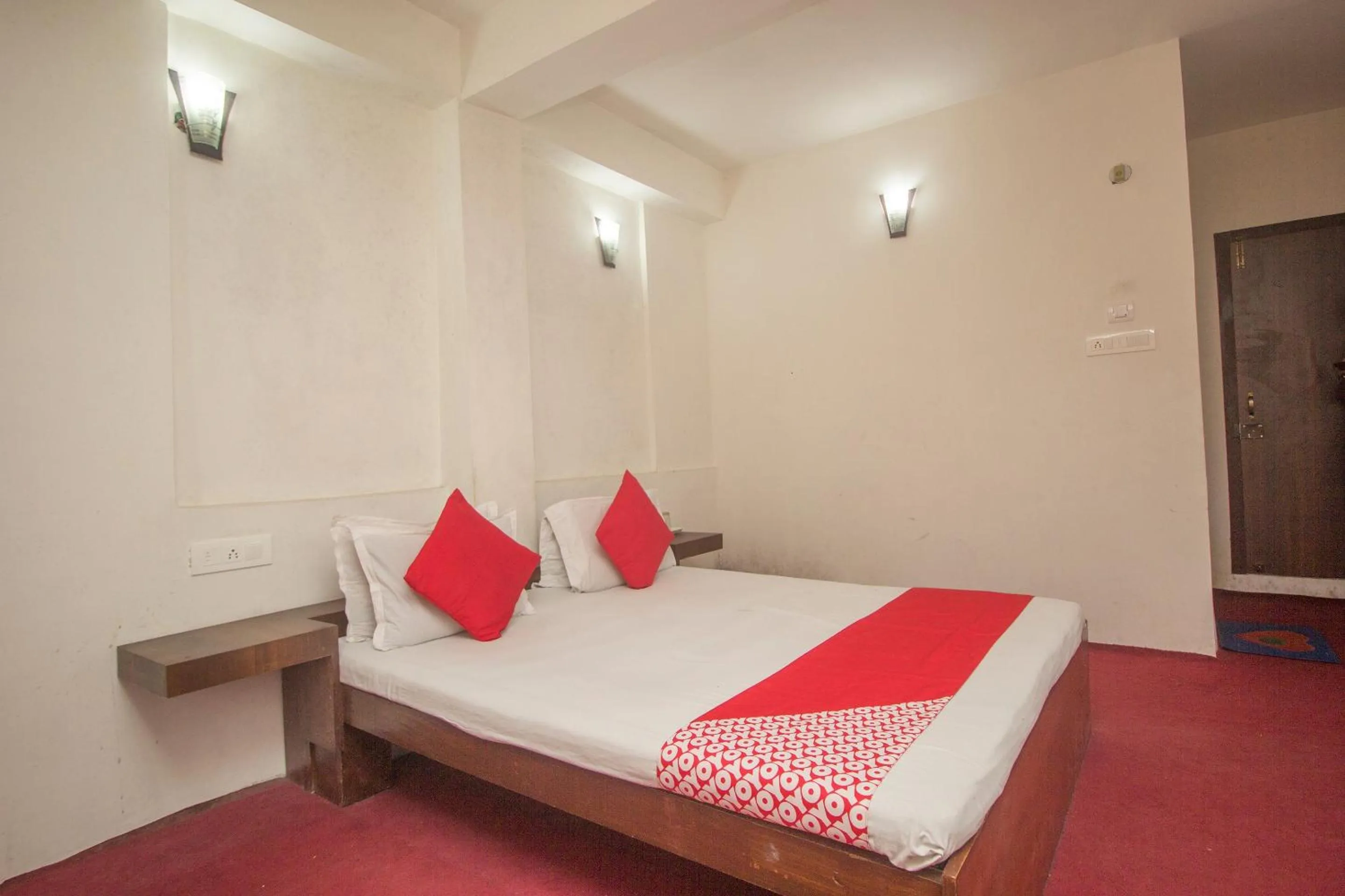 Bedroom, Bed in Hotel O Basar International
