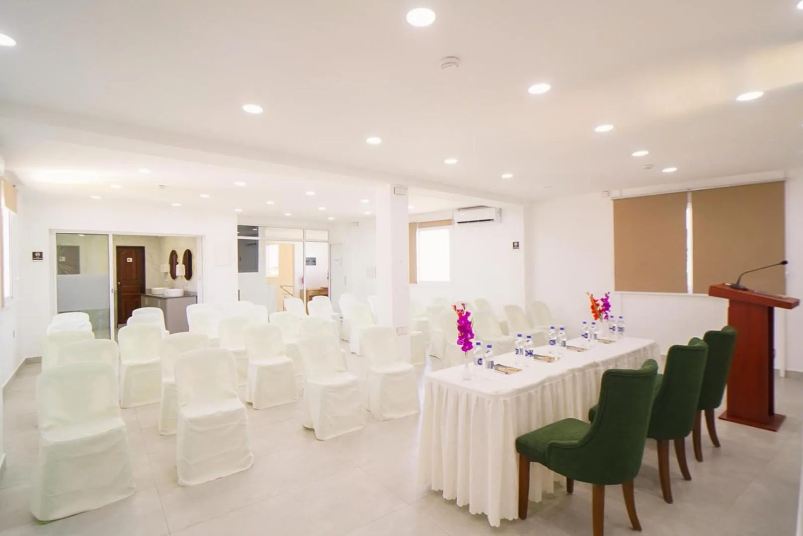 Meeting/conference room in Hotel Flora