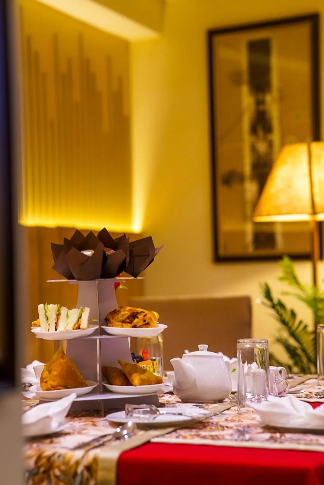 Restaurant/places to eat in Hotel Flora