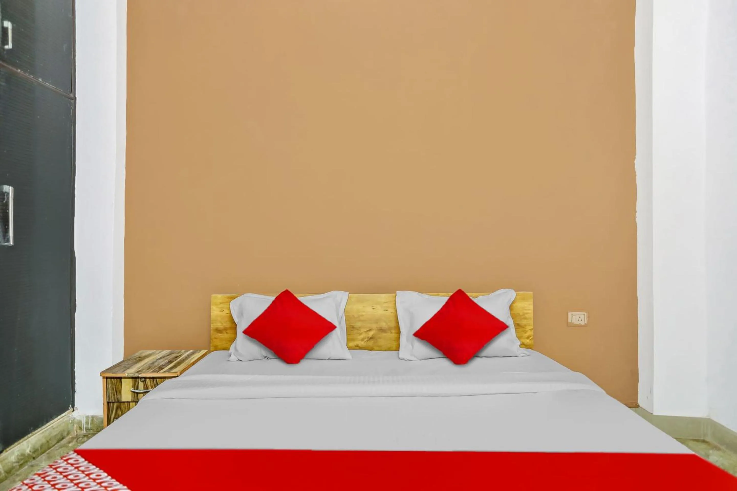 Bedroom, Bed in Hotel O Satguru Residency
