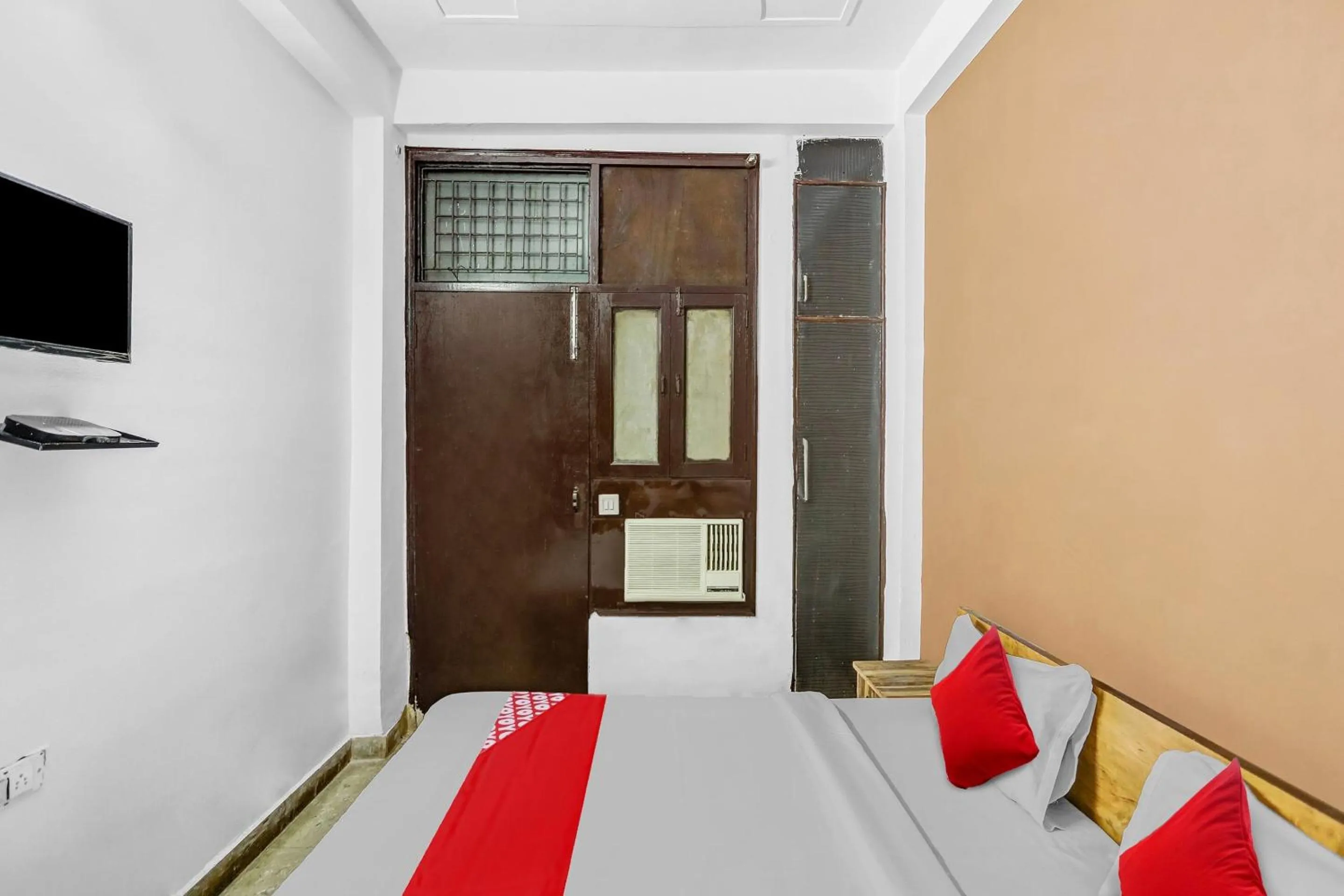 Bedroom, Bed in Hotel O Satguru Residency