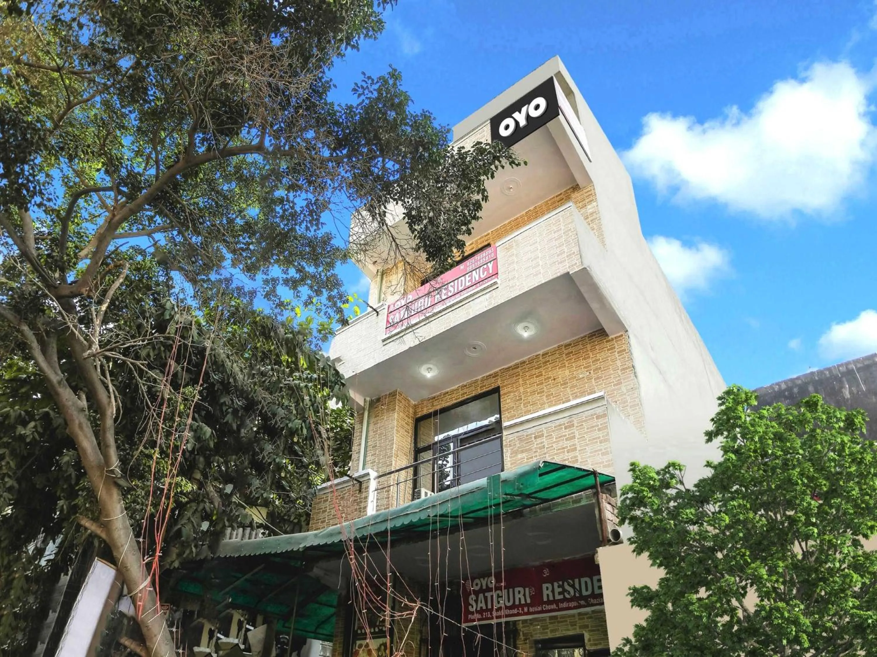 Facade/entrance in Hotel O Satguru Residency