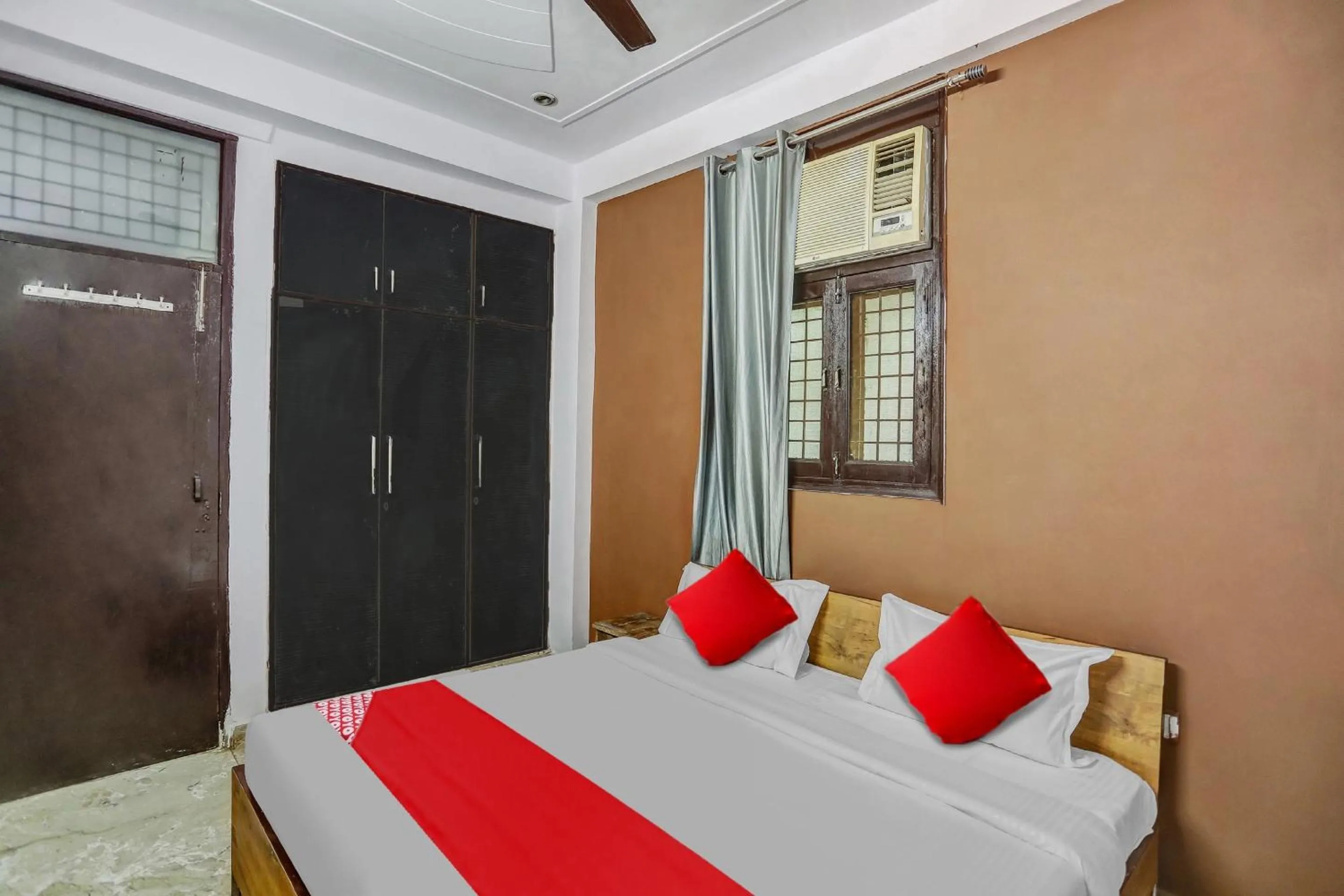 Bedroom, Bed in Hotel O Satguru Residency
