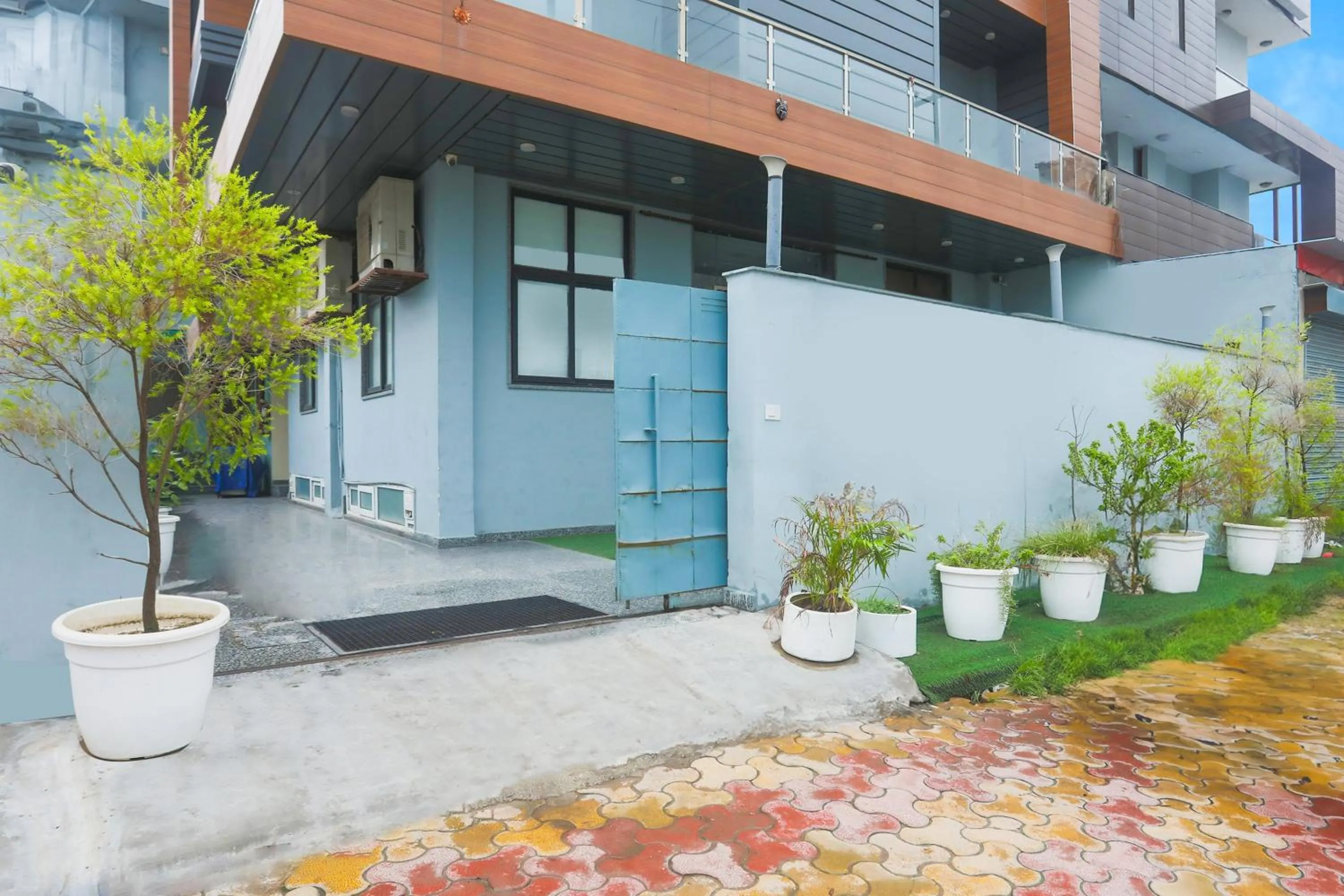 Facade/entrance in Super Collection O Sector 44 Near Botanical Garden formerly Hotel Culture