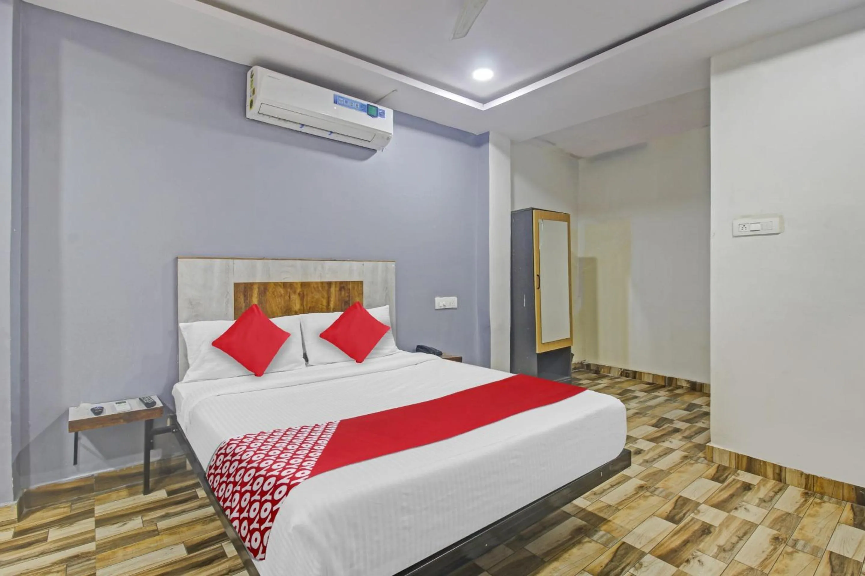 Bedroom, Bed in Hotel O Sri Sai Regency