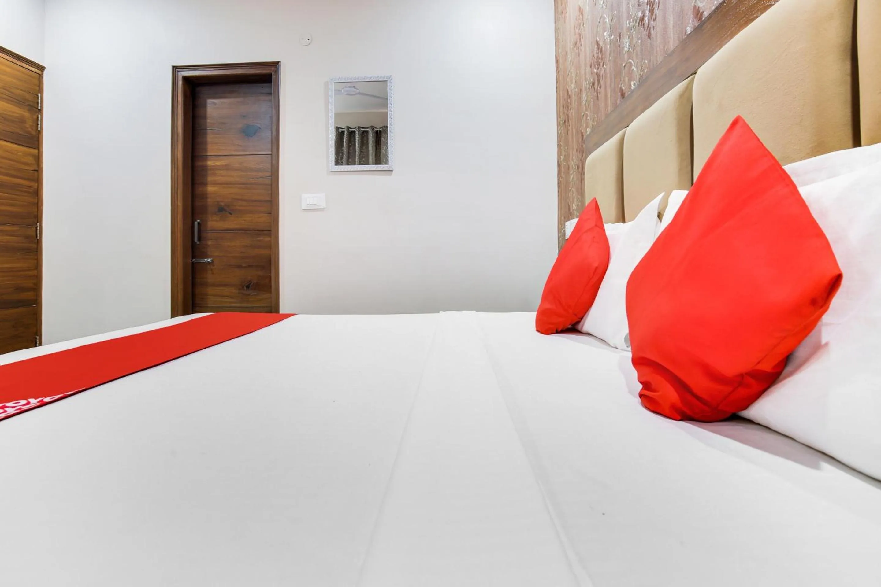 Lobby or reception, Bed in Collection O Hotel RR Eleven